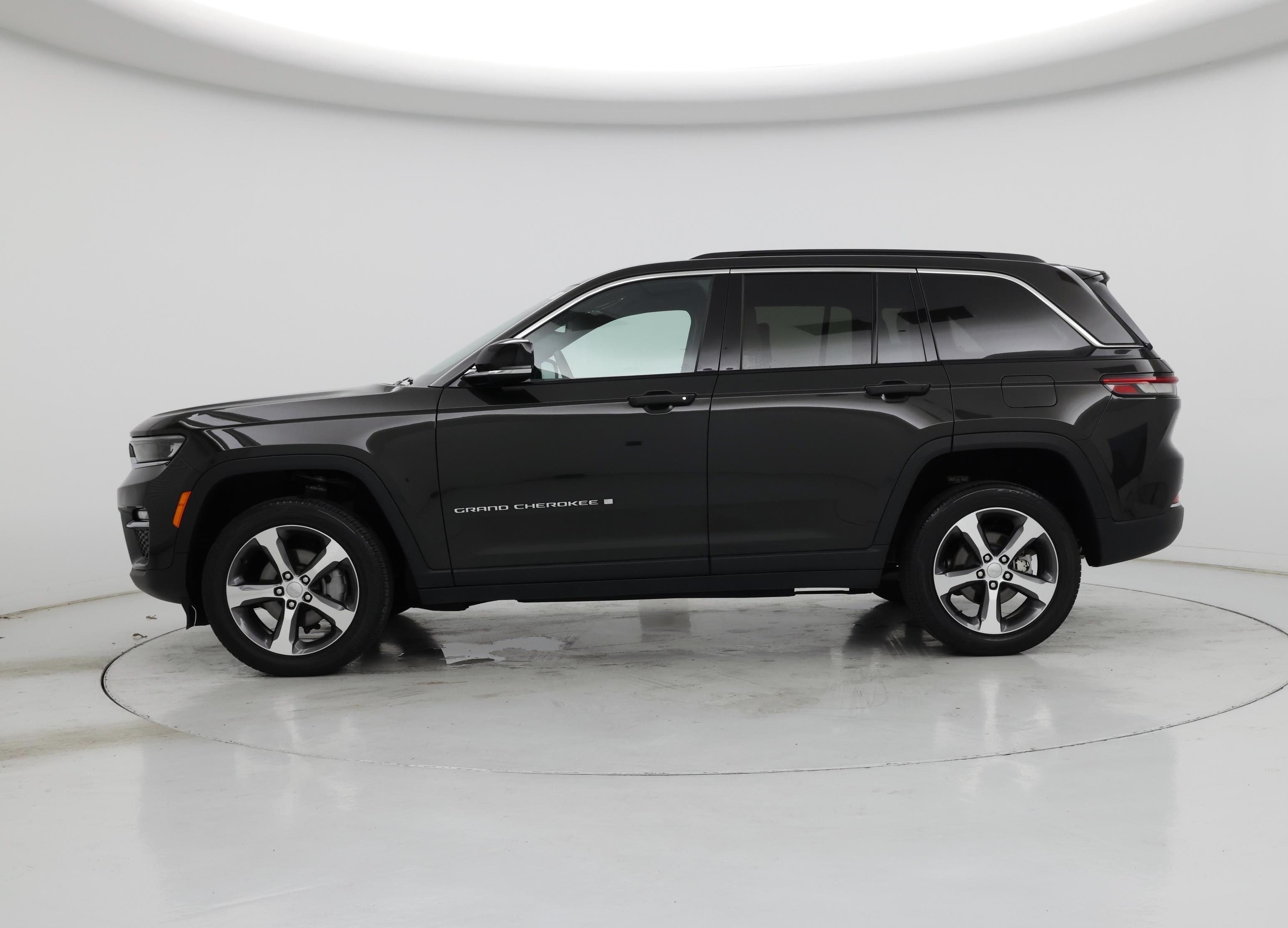 Thumbnail: 2024 Jeep Grand Cherokee - 3