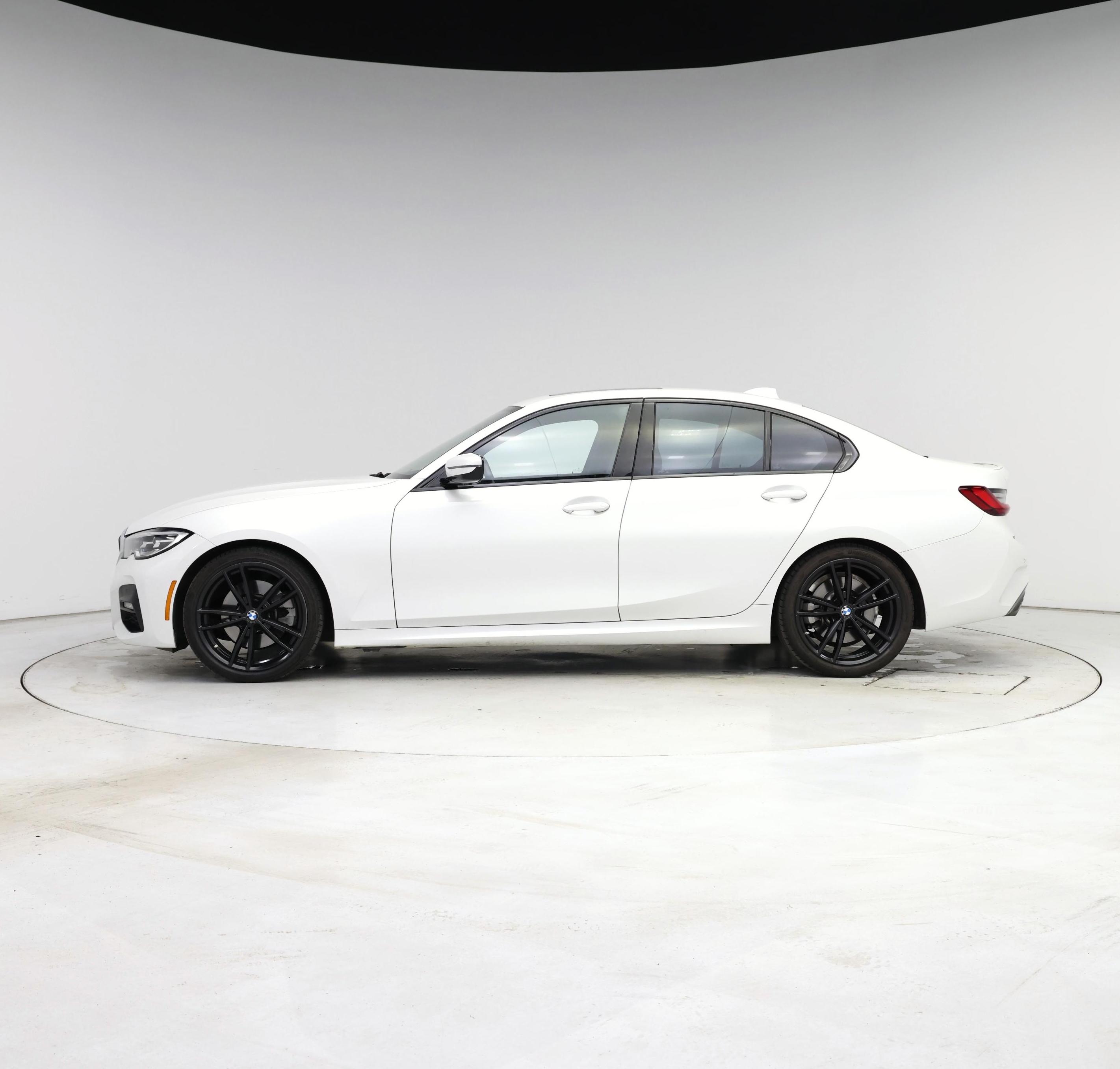Thumbnail: 2022 BMW 3 Series - 3