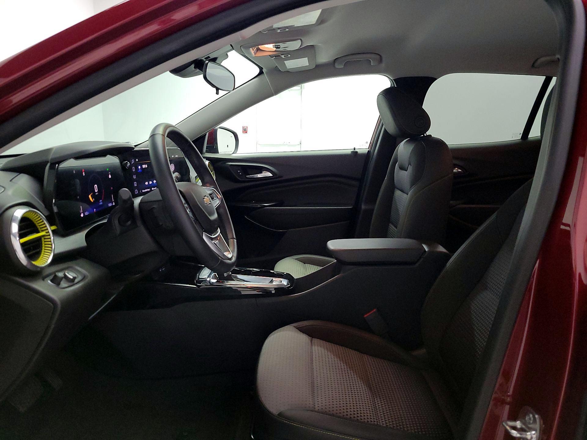 Thumbnail: 2025 Chevrolet Trax - 11
