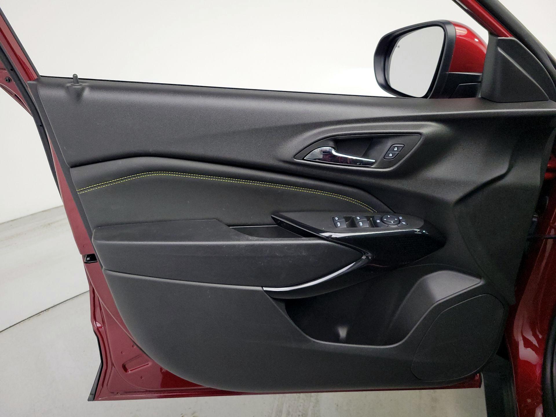 Thumbnail: 2025 Chevrolet Trax - 12