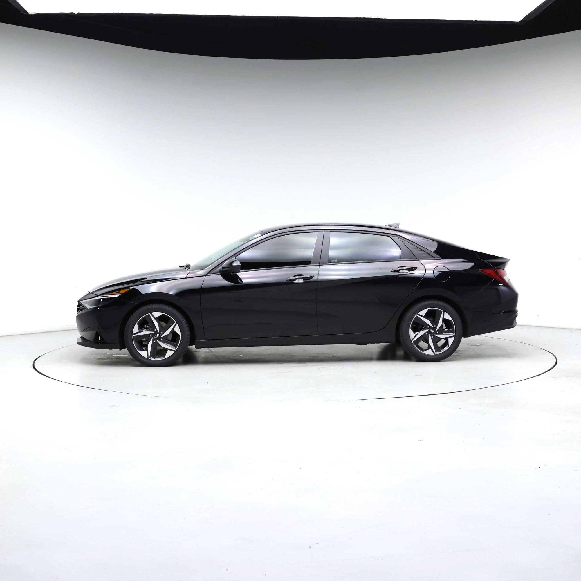 Thumbnail: 2023 Hyundai Elantra - 3
