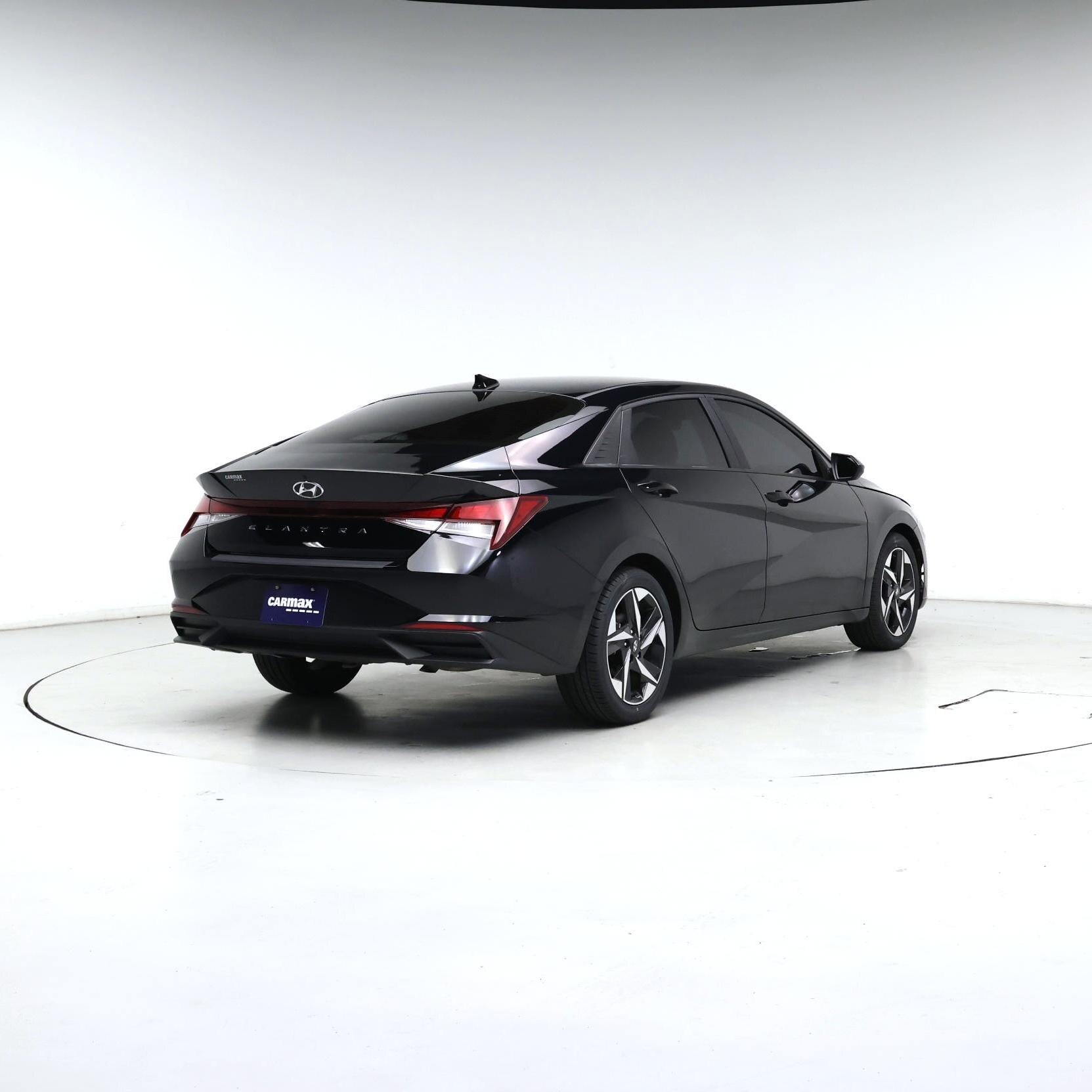 Thumbnail: 2023 Hyundai Elantra - 8