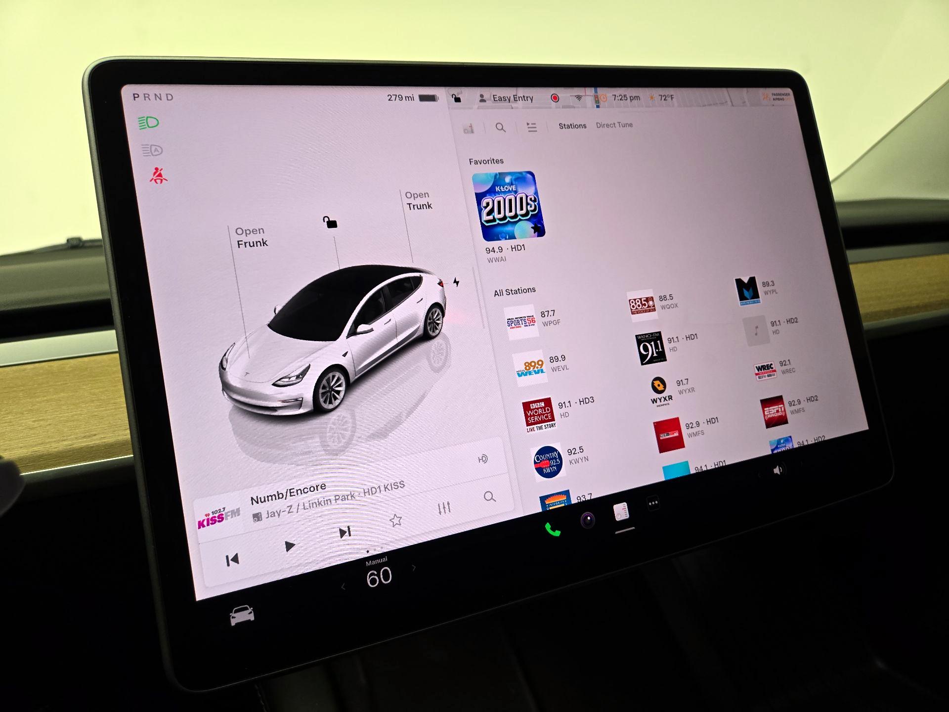 Thumbnail: 2022 Tesla Model 3 - 15