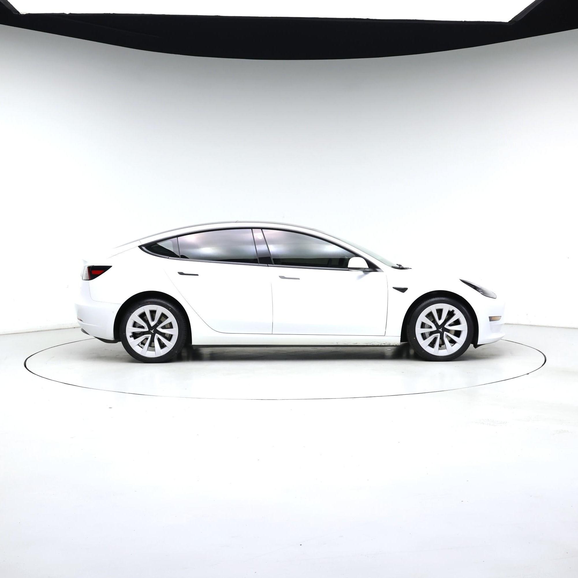Thumbnail: 2022 Tesla Model 3 - 7