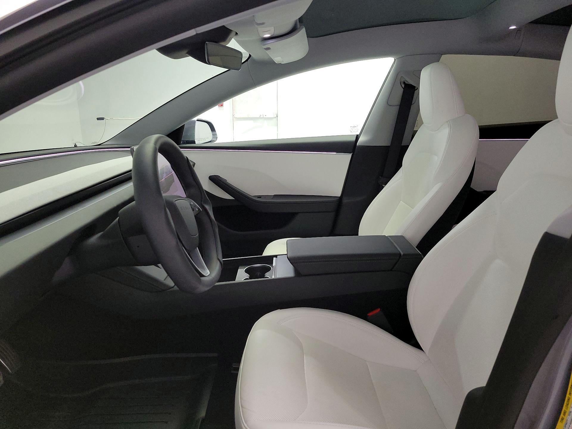 Thumbnail: 2025 Tesla Model 3 - 11