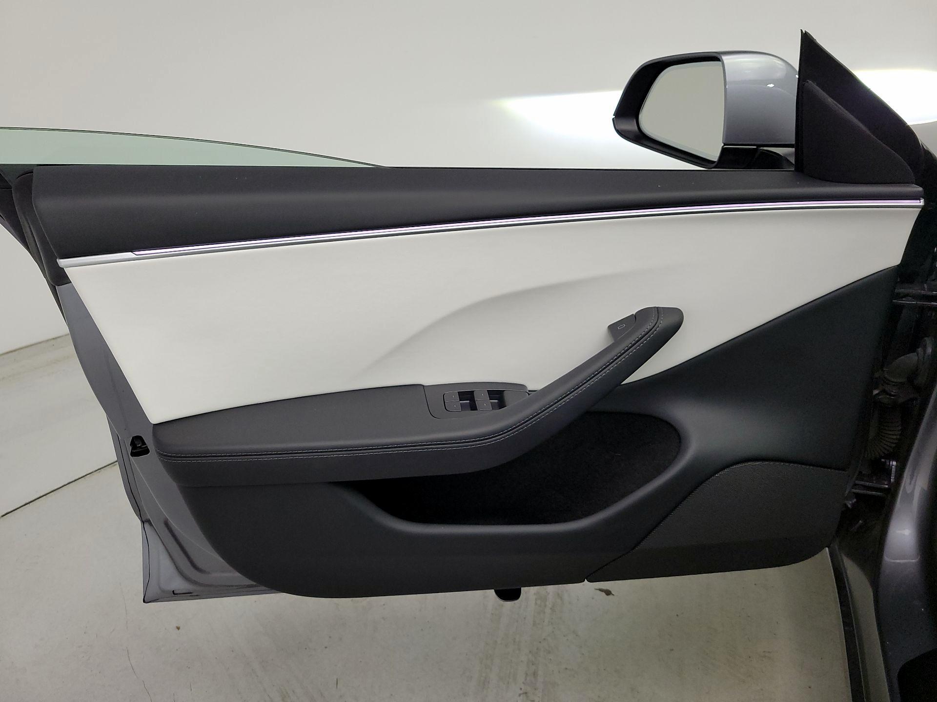 Thumbnail: 2025 Tesla Model 3 - 12