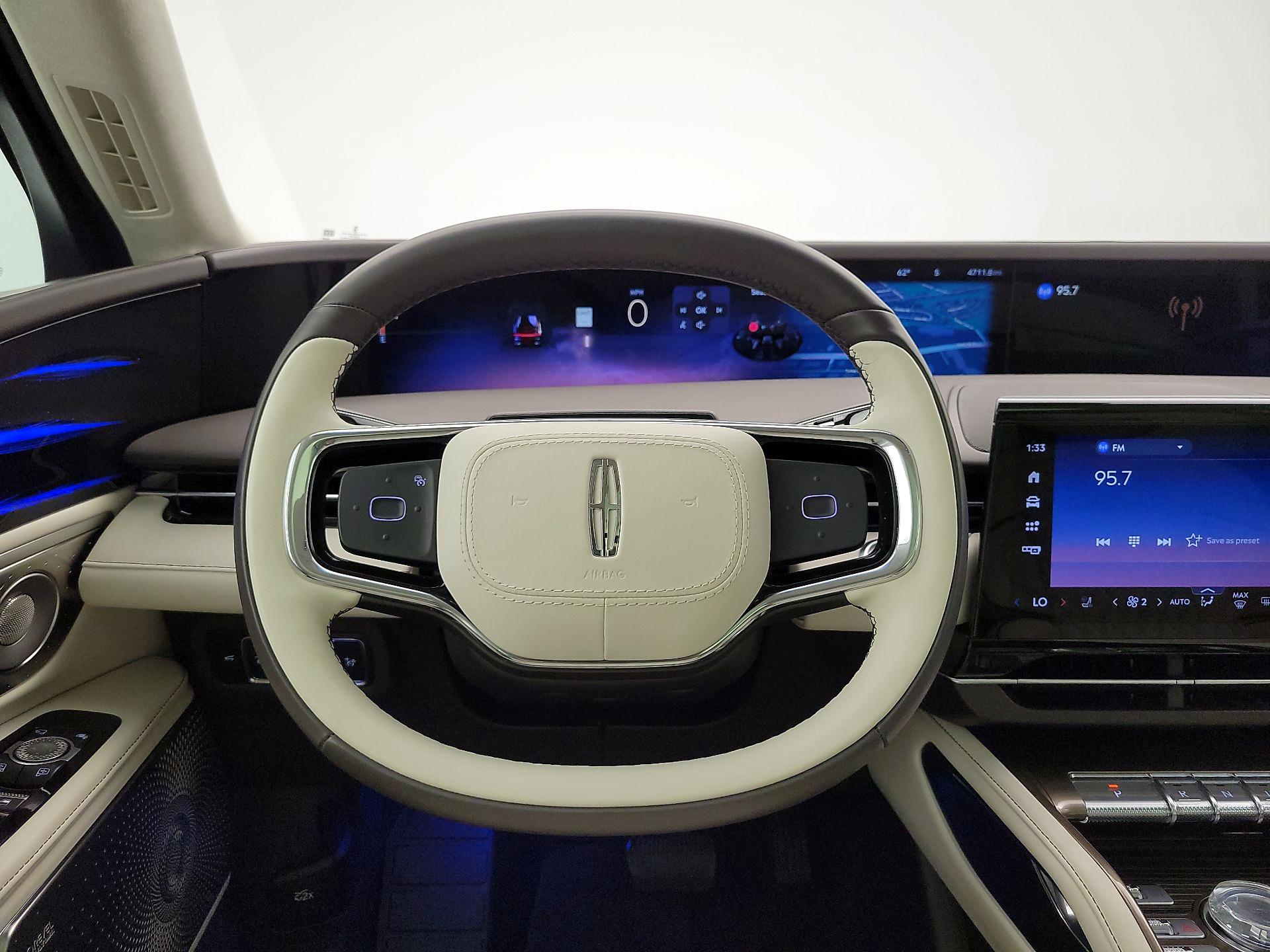 Thumbnail: 2024 Lincoln Nautilus - 10
