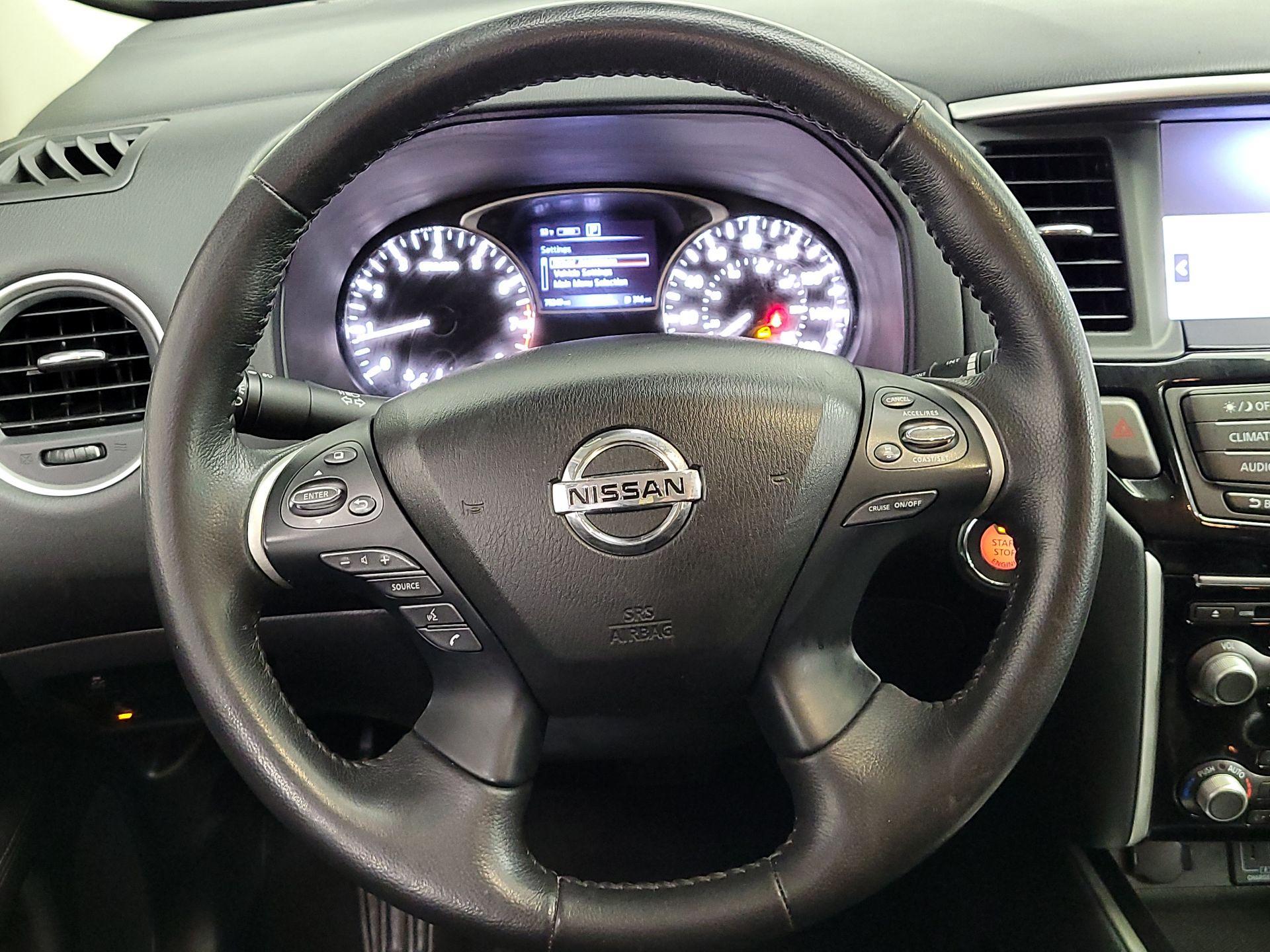 Thumbnail: 2020 Nissan Pathfinder - 10
