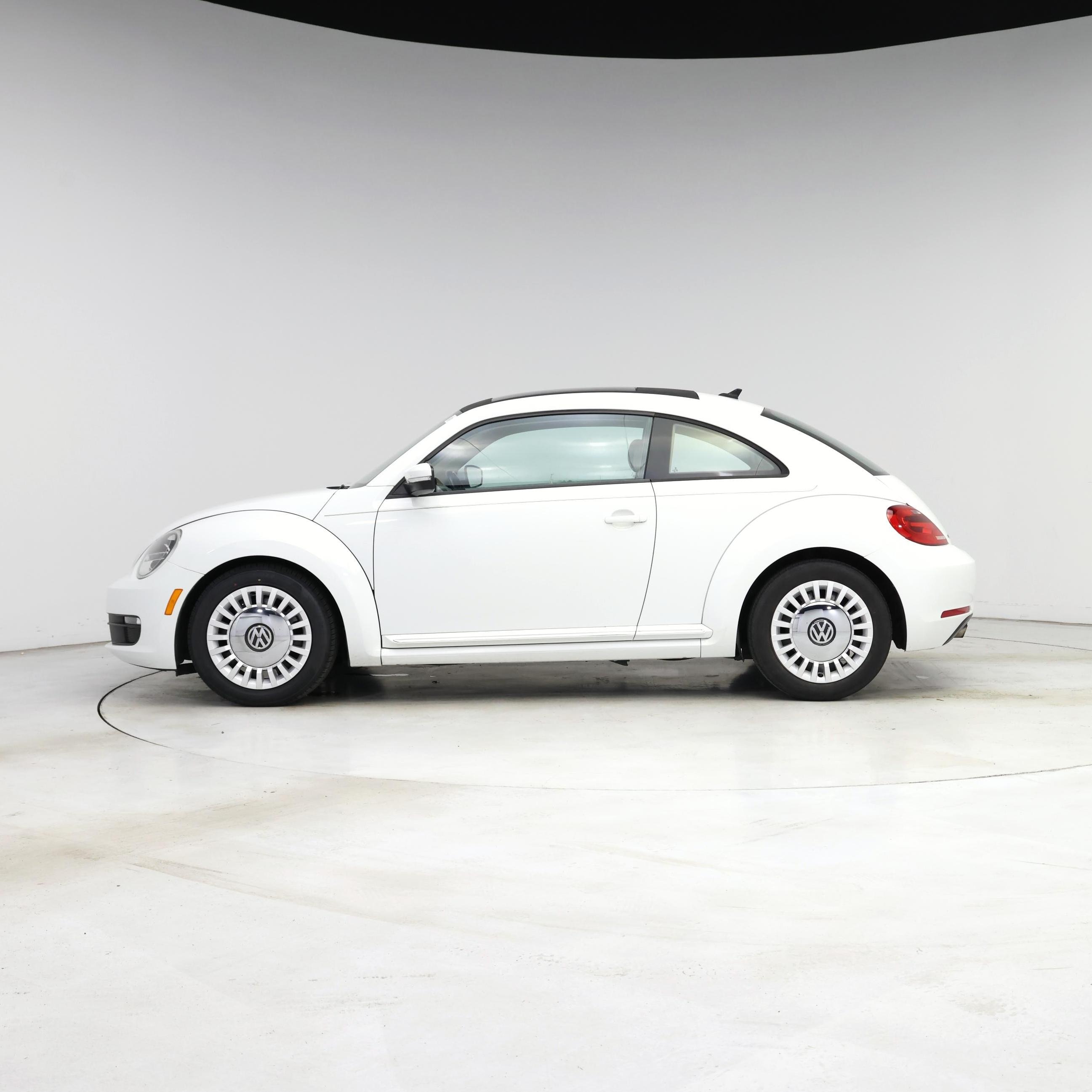 Thumbnail: 2014 Volkswagen Beetle - 3