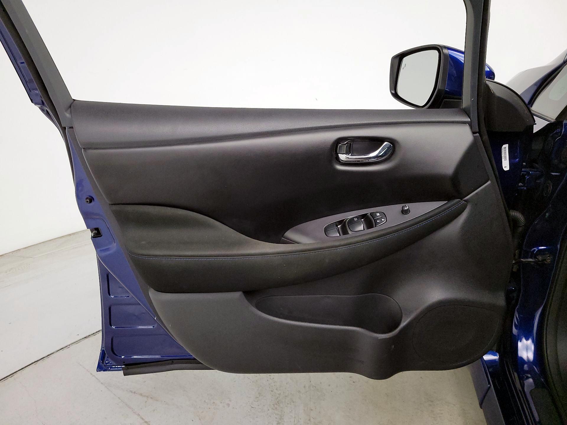 Thumbnail: 2023 Nissan Leaf - 12