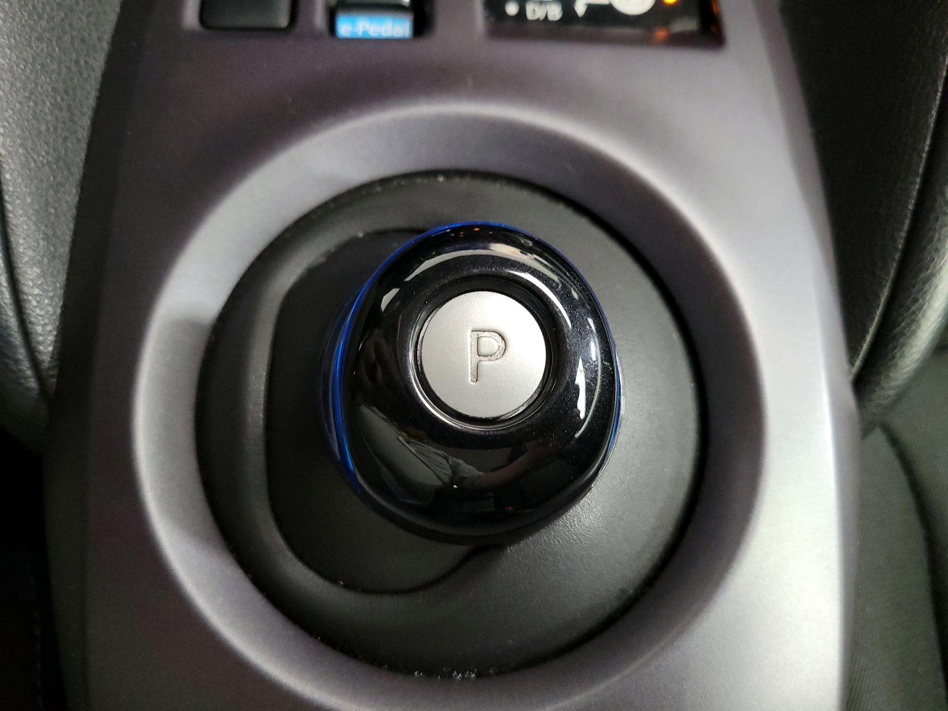 Thumbnail: 2023 Nissan Leaf - 17