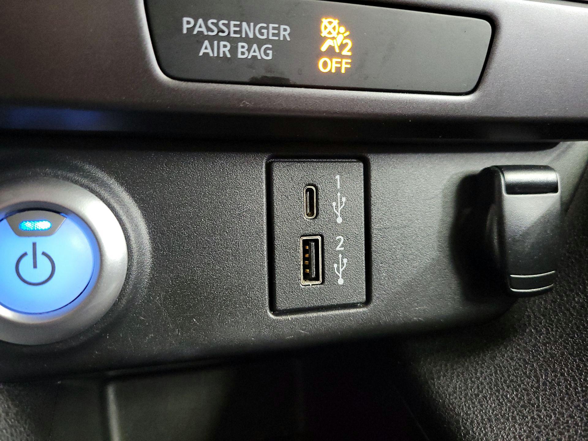 Thumbnail: 2023 Nissan Leaf - 18
