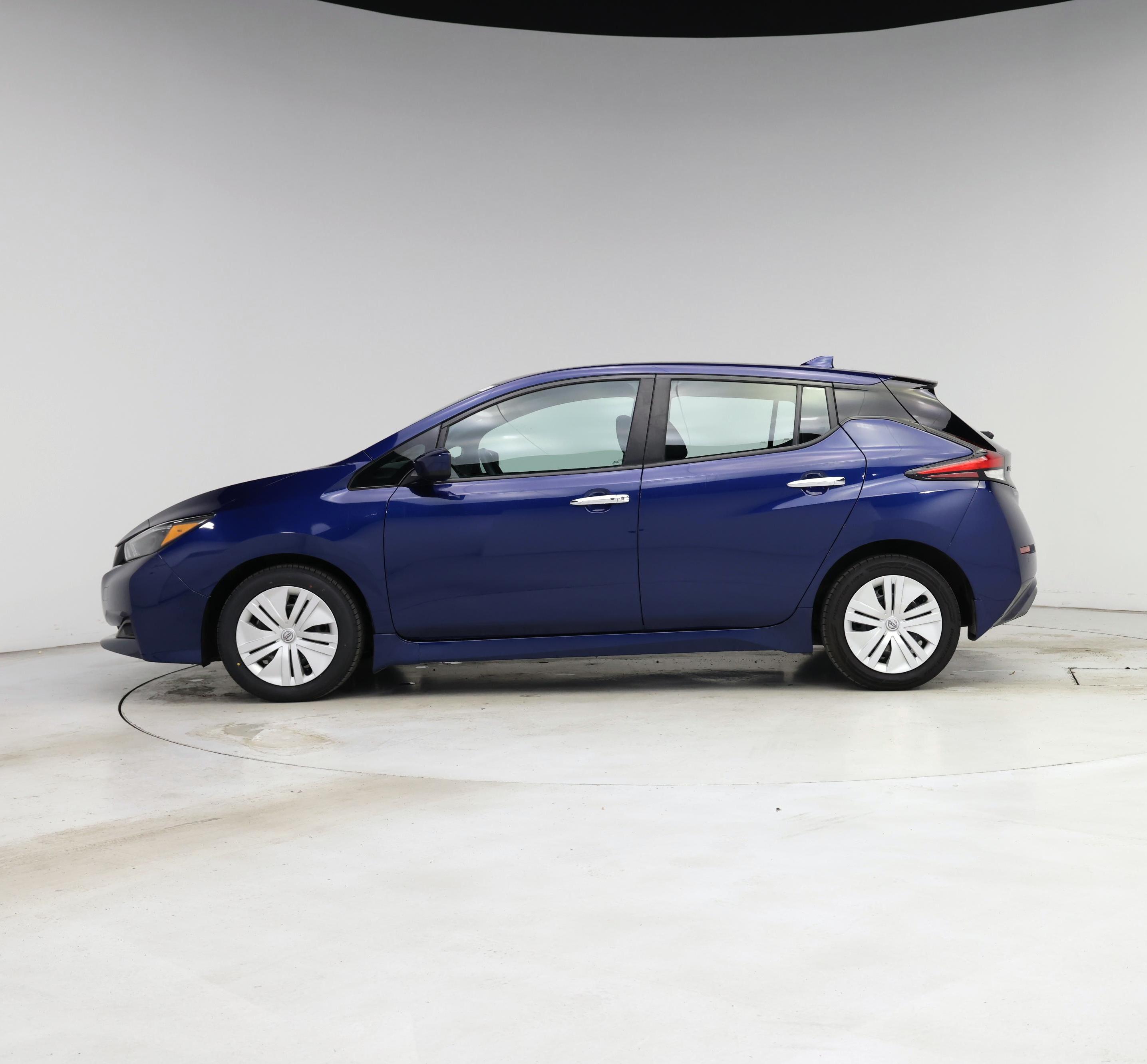Thumbnail: 2023 Nissan Leaf - 3