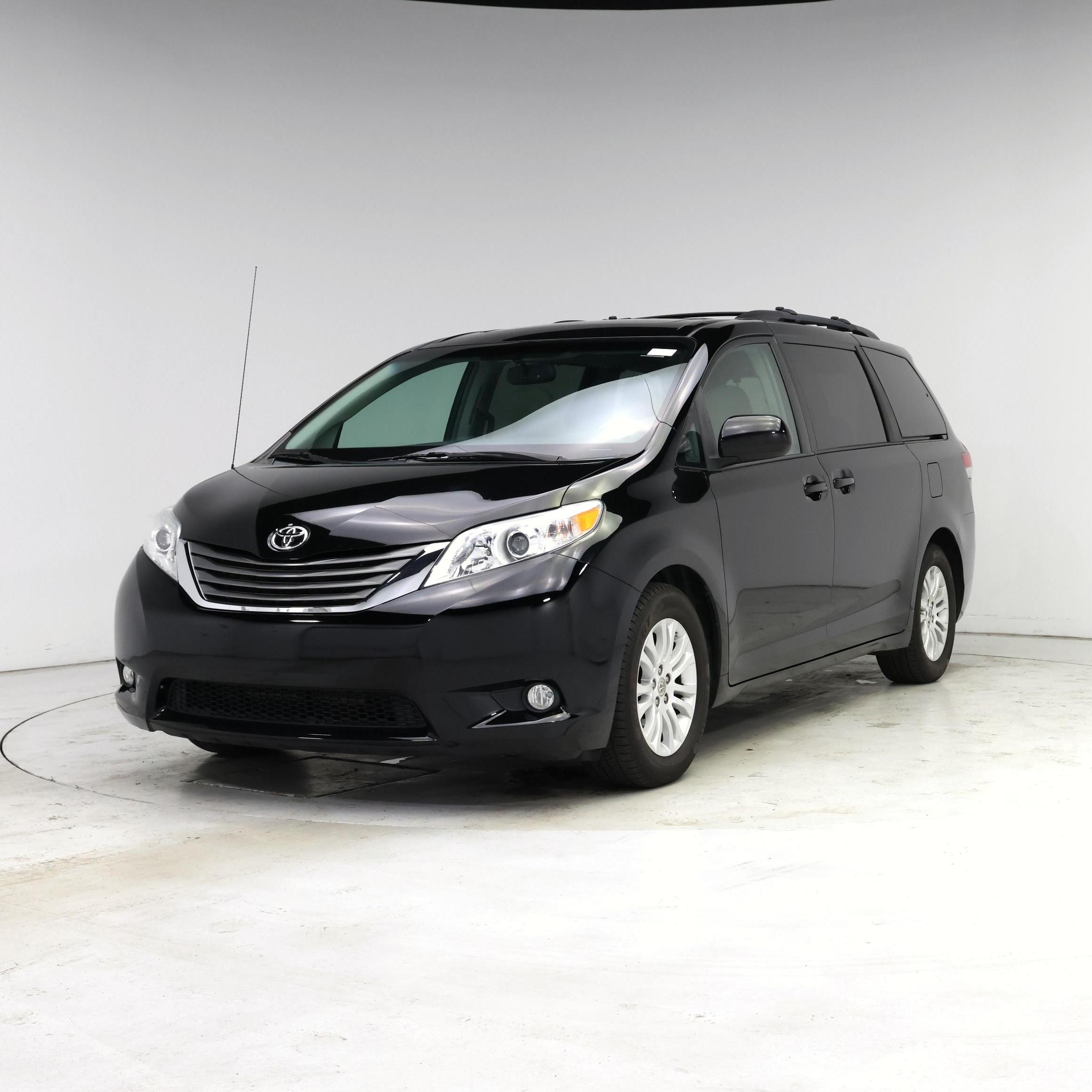 Thumbnail: 2014 Toyota Sienna - 4