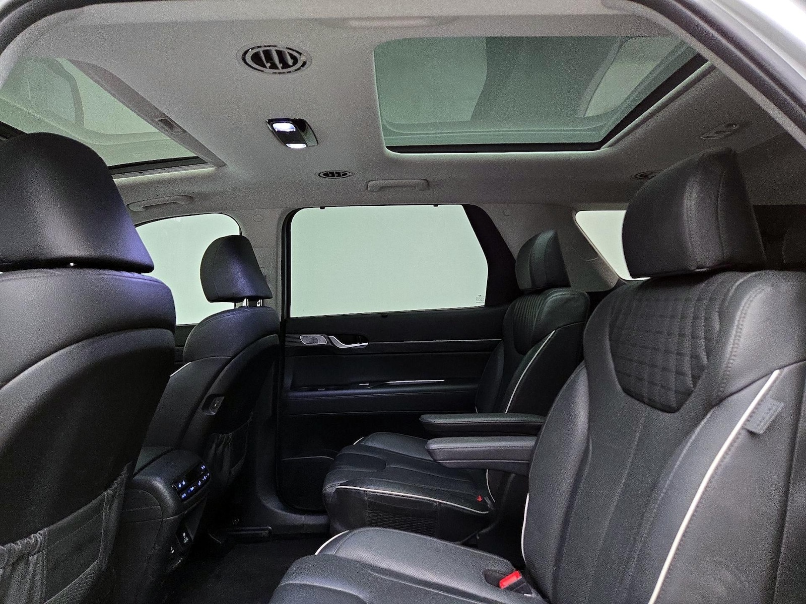 2025 Hyundai Palisade Limited - Photo 27