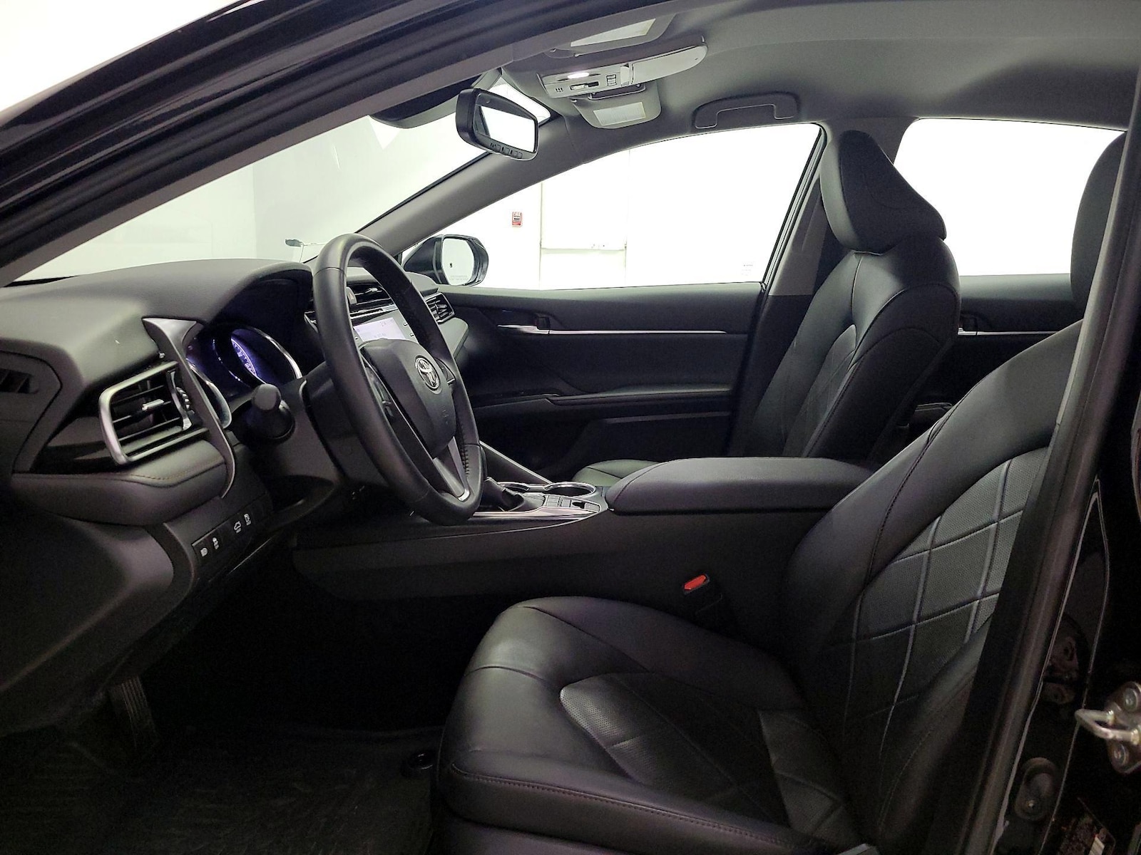 2019 Toyota Camry XLE - Photo 12