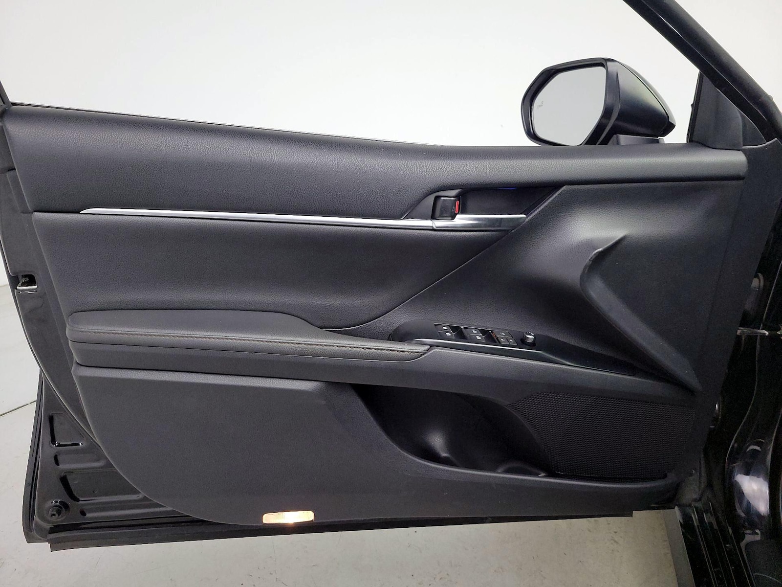 2019 Toyota Camry XLE - Photo 13