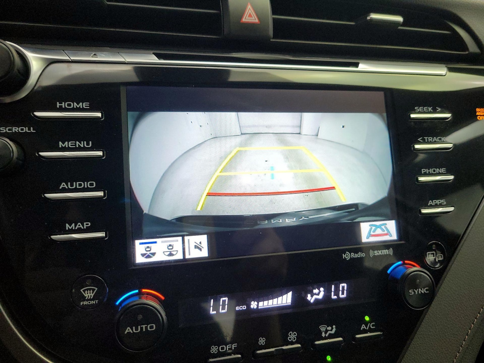 2019 Toyota Camry XLE - Photo 15