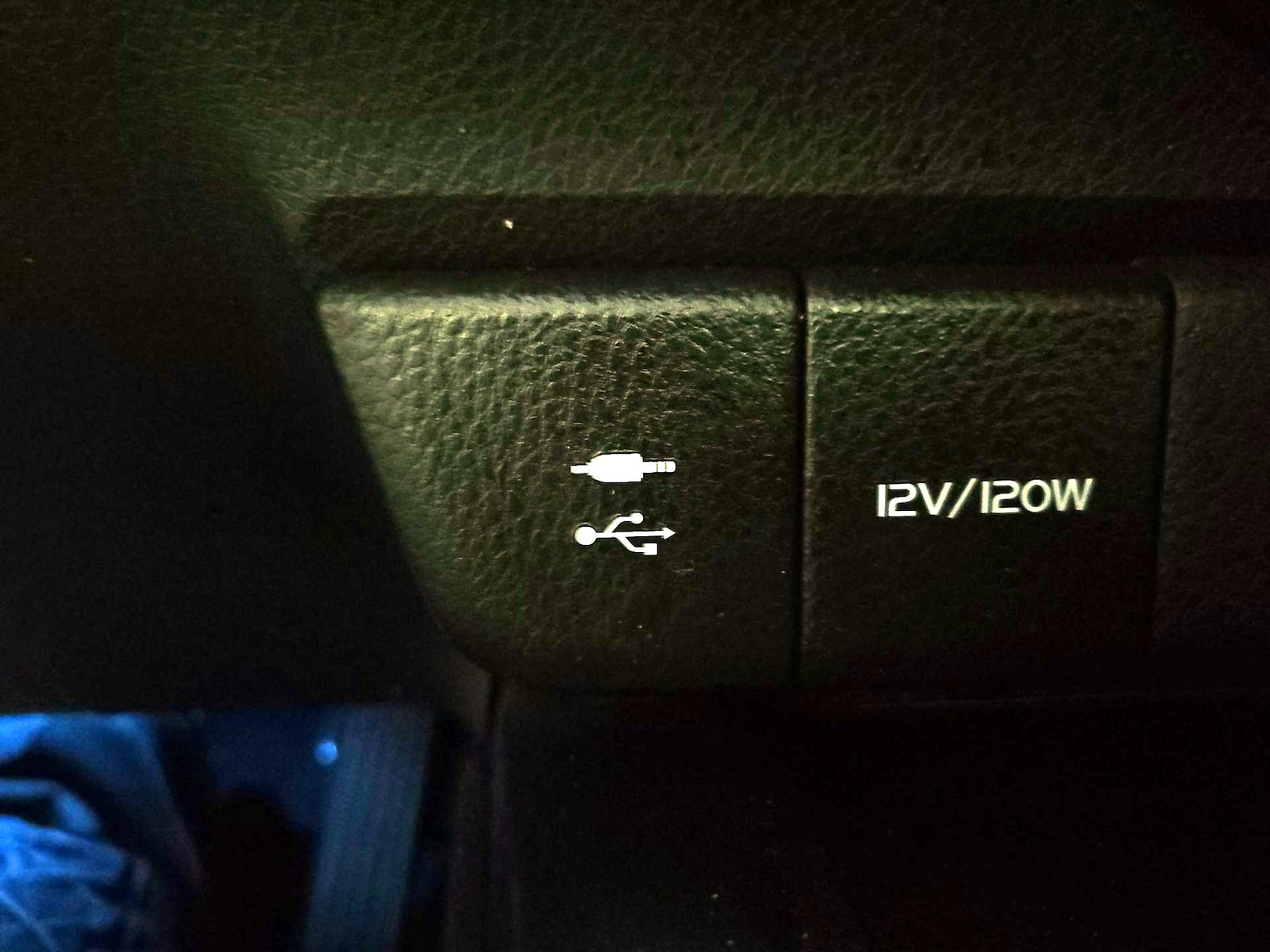 2019 Toyota Camry XLE - Photo 19