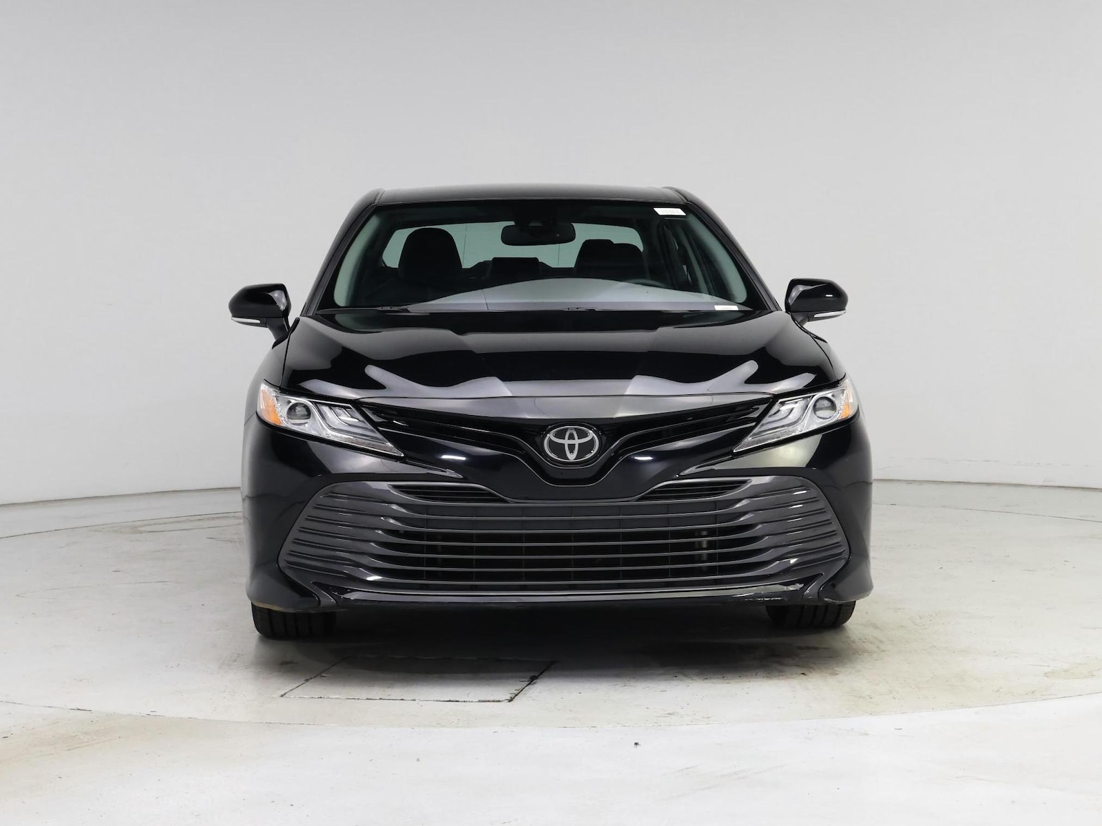 2019 Toyota Camry XLE - Photo 6