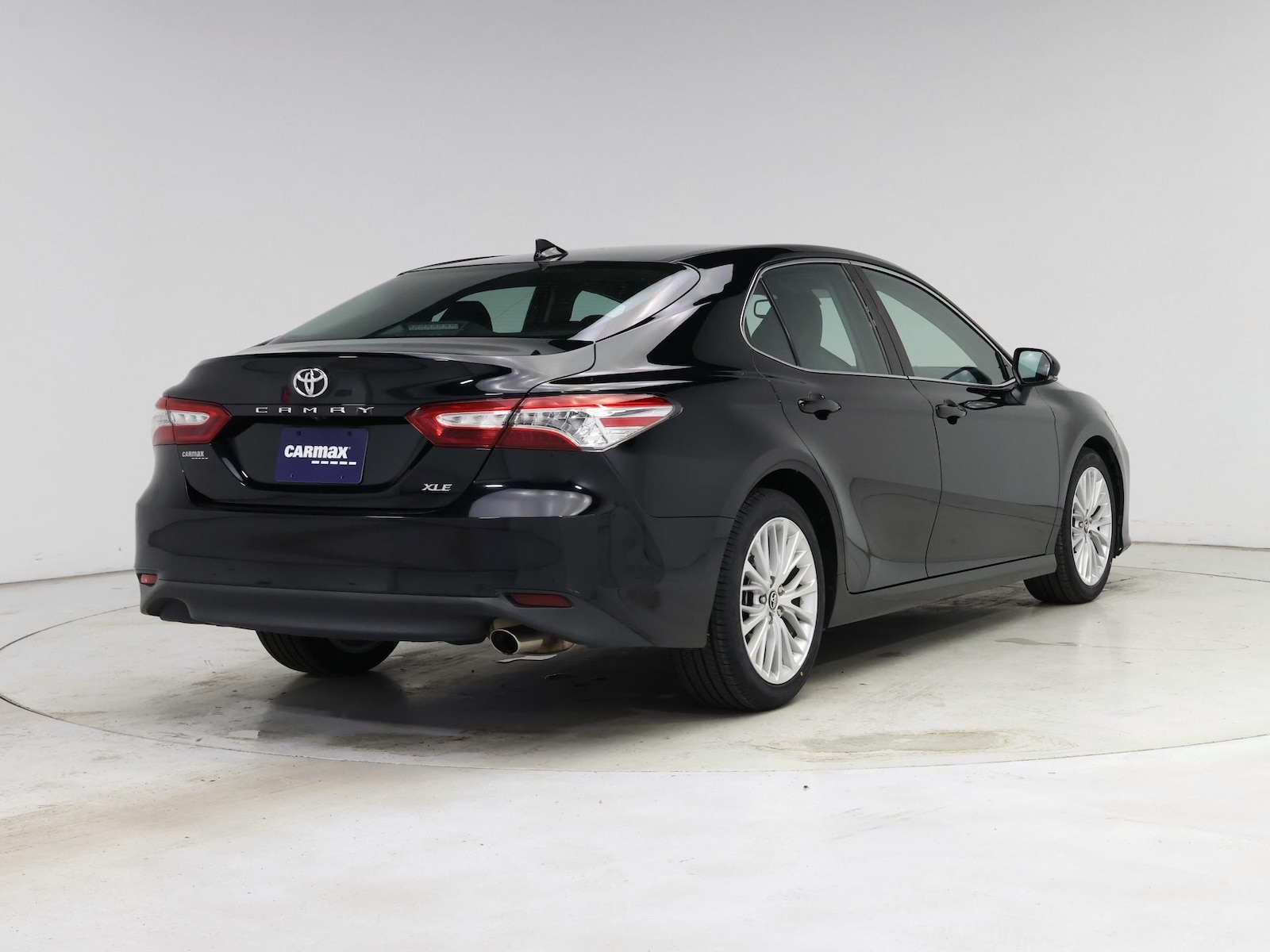 2019 Toyota Camry XLE - Photo 9