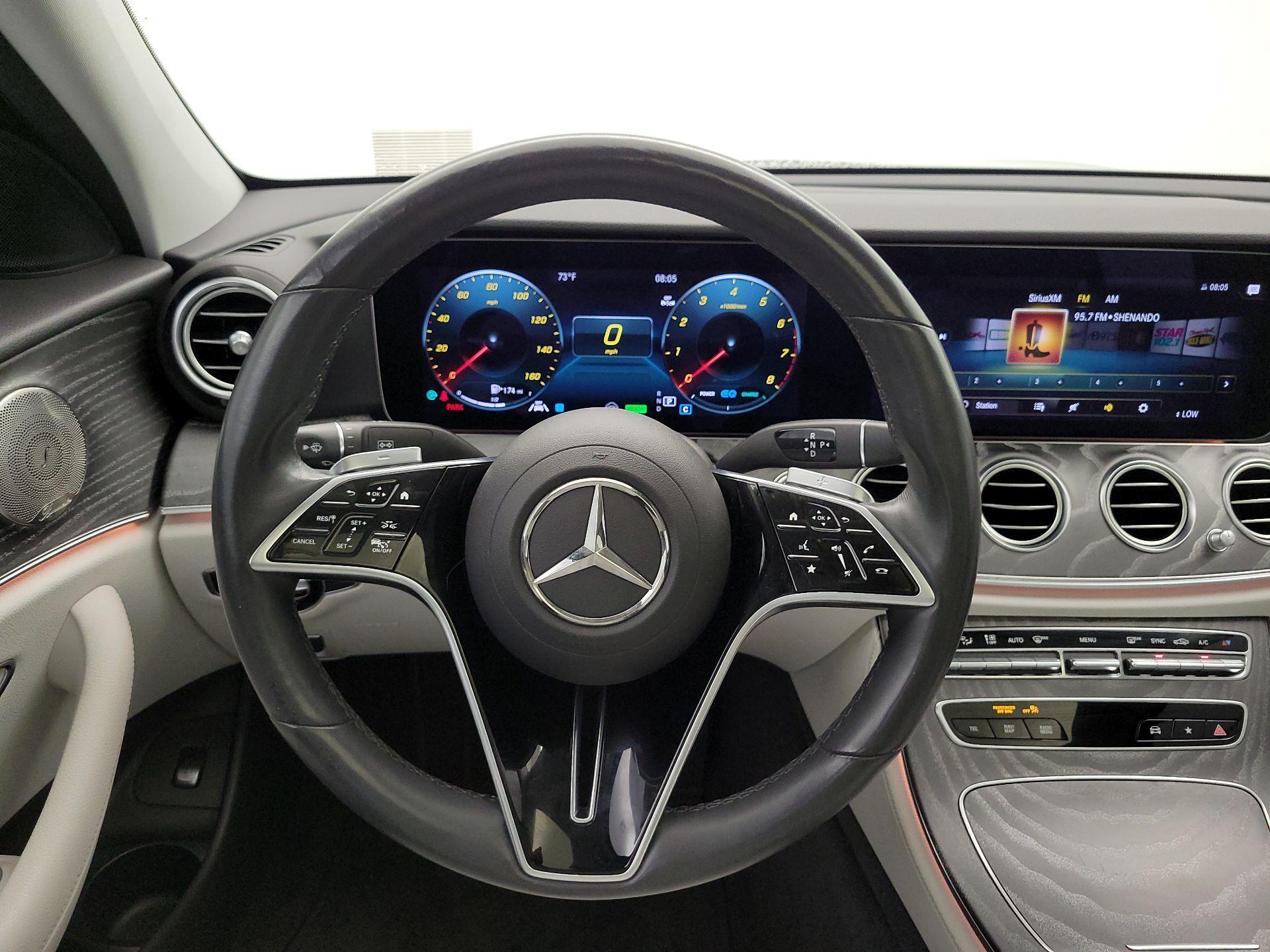 Thumbnail: 2022 Mercedes-Benz E-Class - 10