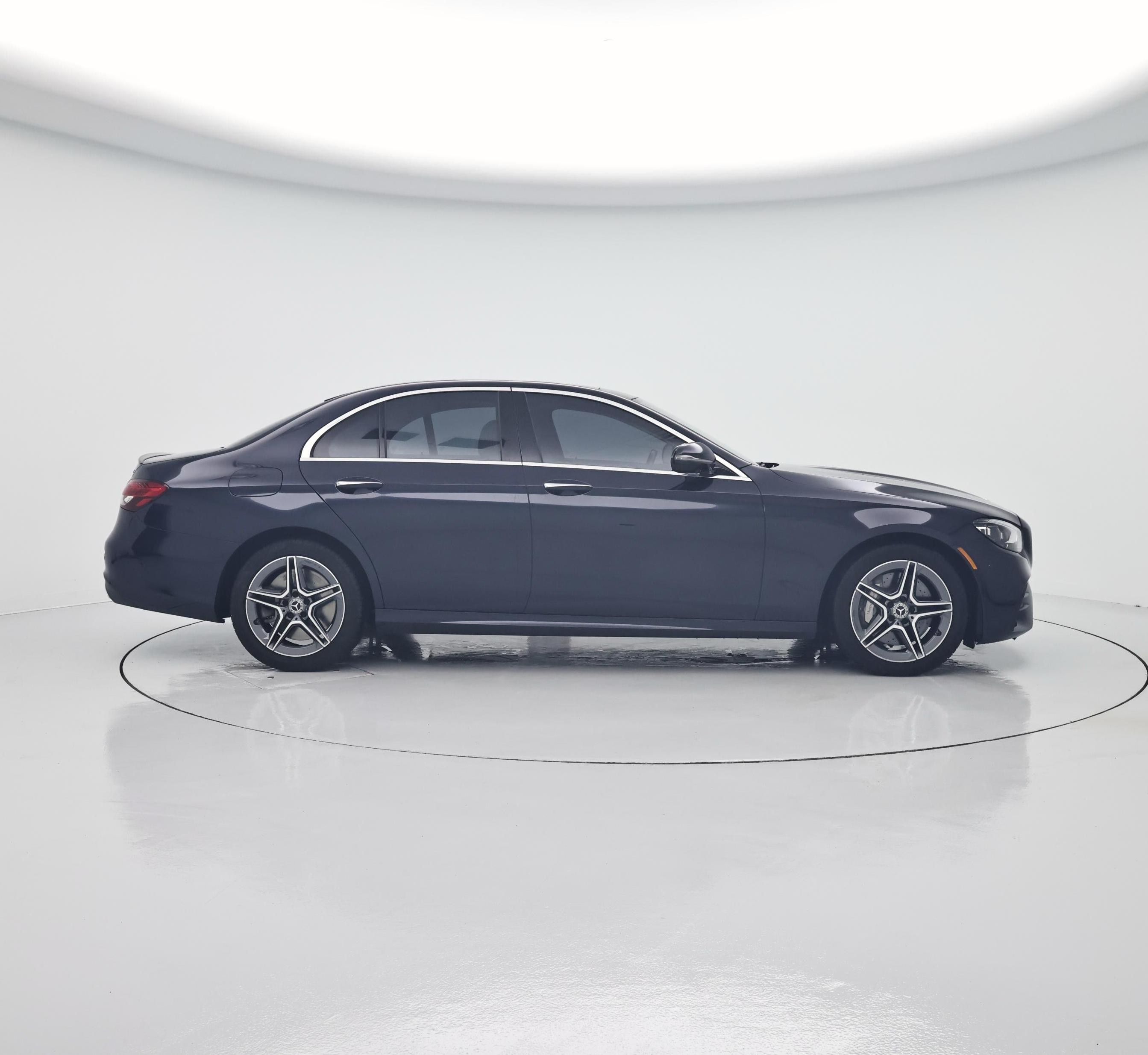 Thumbnail: 2022 Mercedes-Benz E-Class - 7