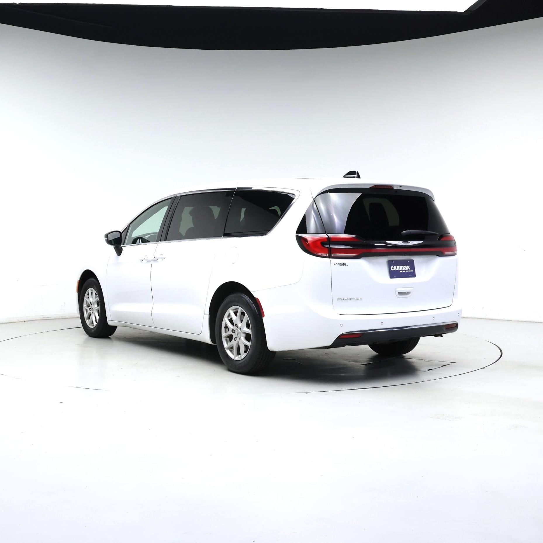 Thumbnail: 2025 Chrysler Pacifica - 2