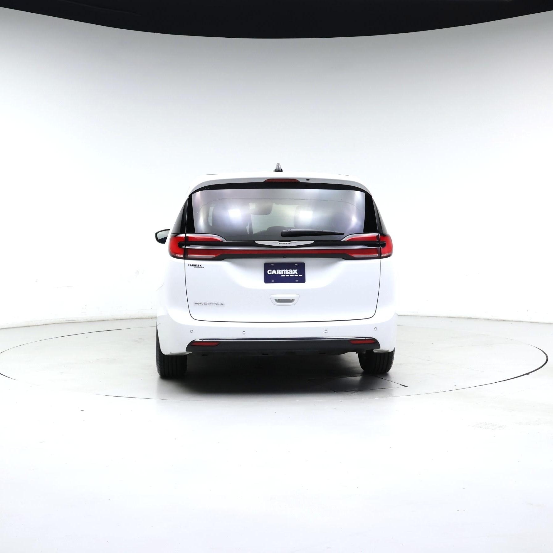 Thumbnail: 2025 Chrysler Pacifica - 6