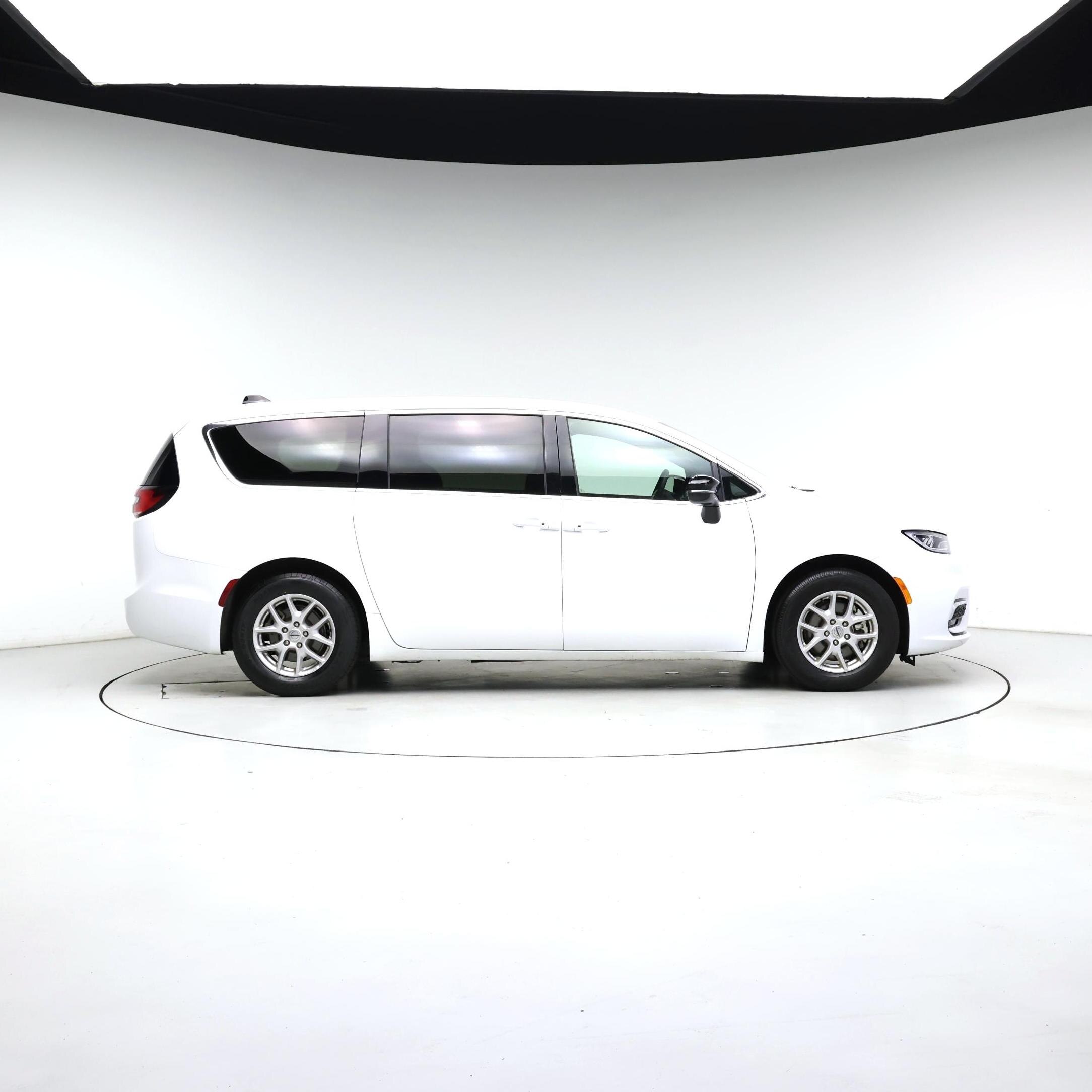 Thumbnail: 2025 Chrysler Pacifica - 7