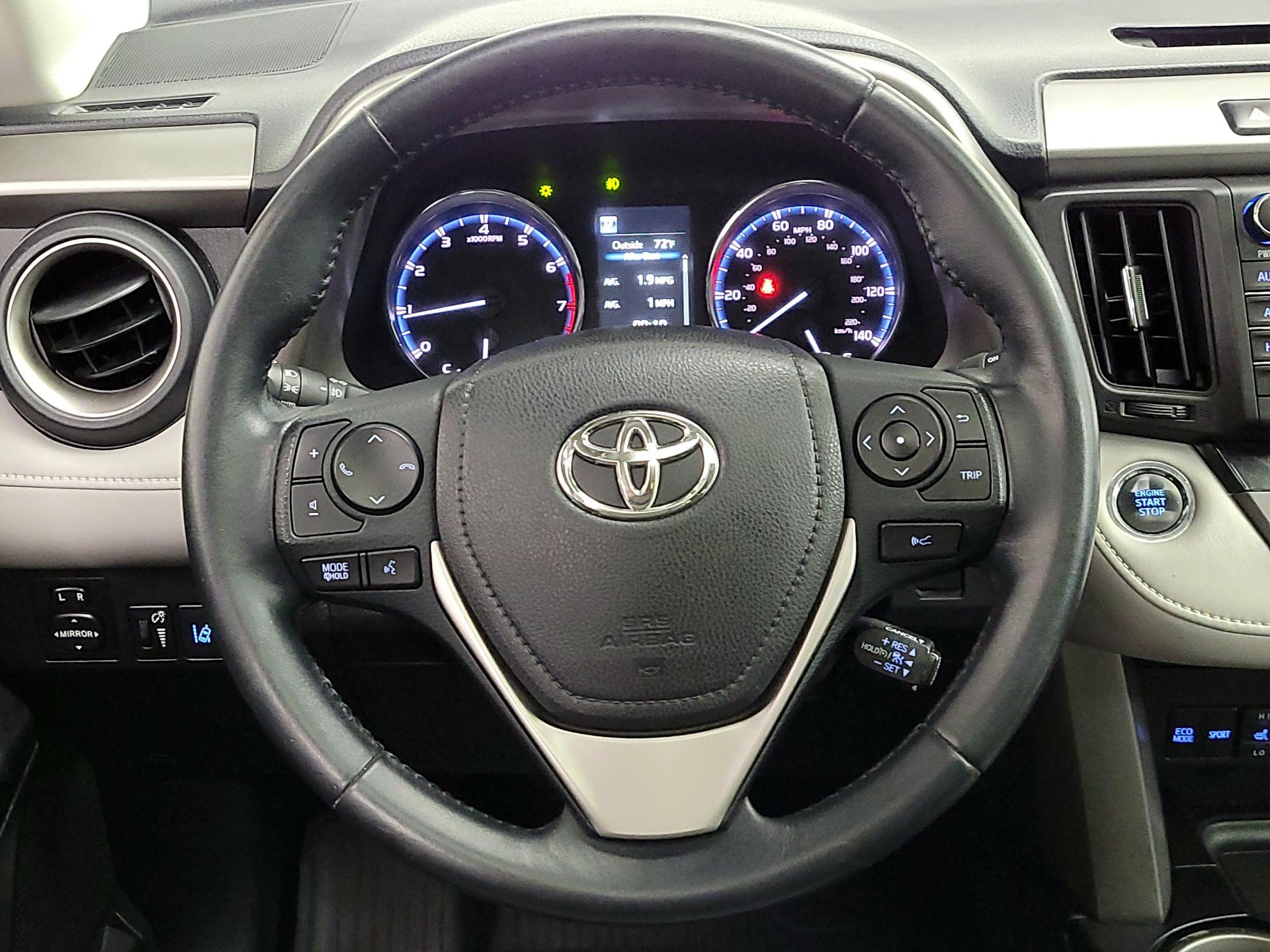 Thumbnail: 2017 Toyota RAV4 - 10