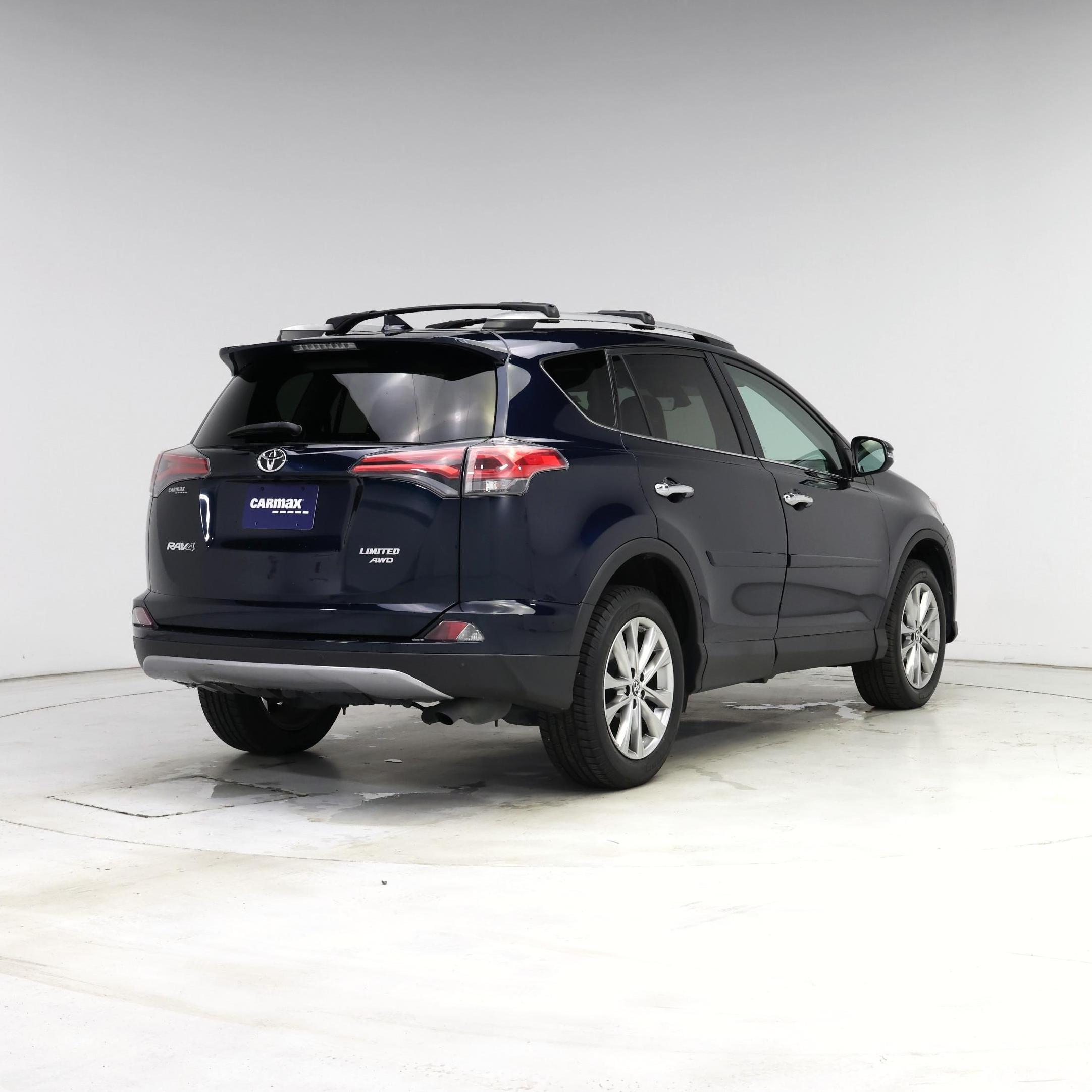 Thumbnail: 2017 Toyota RAV4 - 8