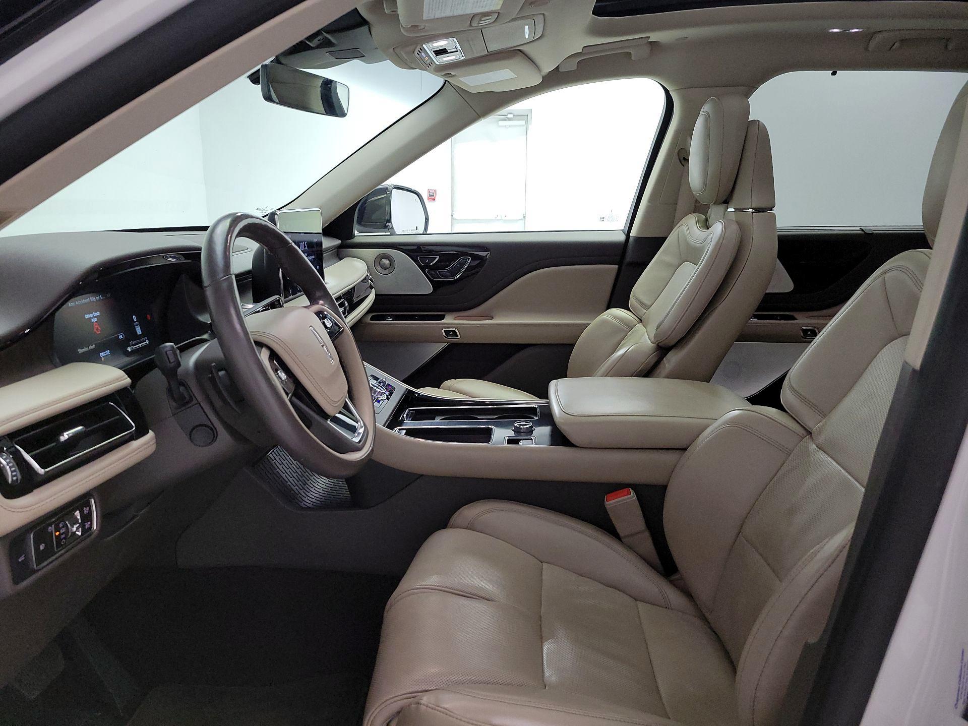 Thumbnail: 2020 Lincoln Aviator - 11