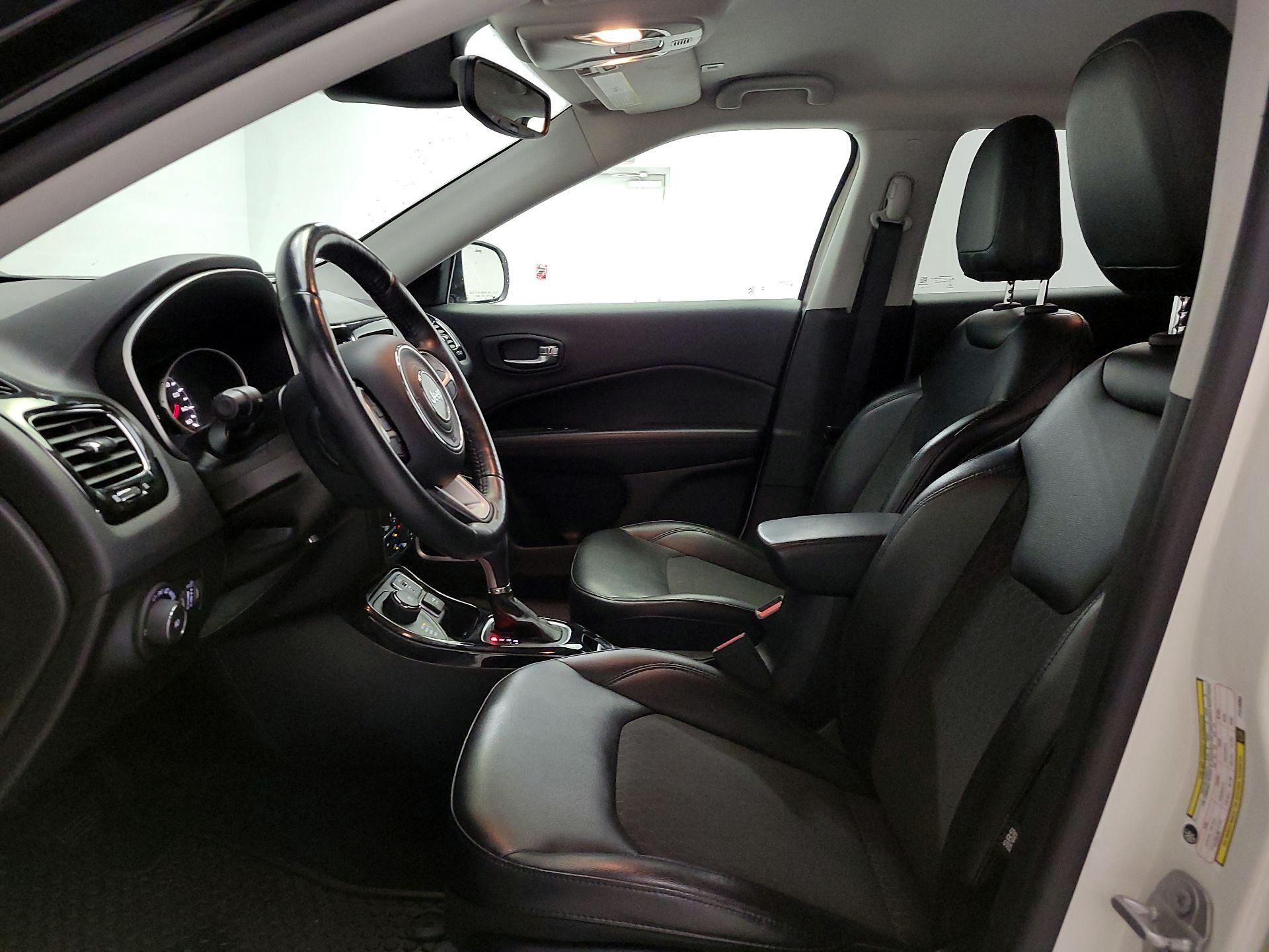 Thumbnail: 2018 Jeep Compass - 11