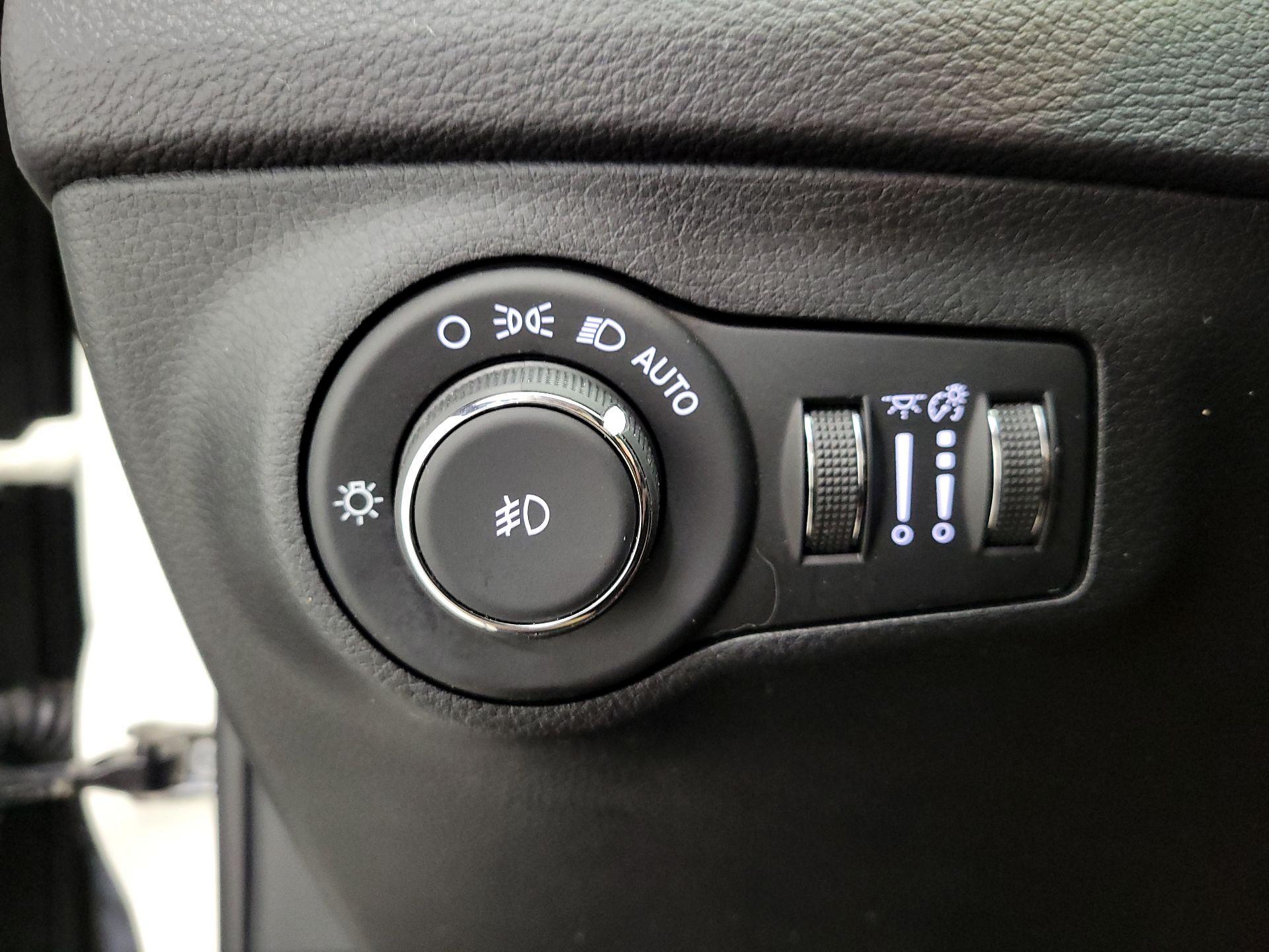 Thumbnail: 2018 Jeep Compass - 13