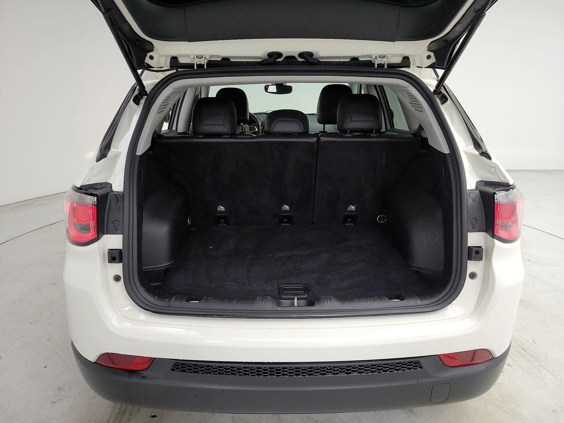 Thumbnail: 2018 Jeep Compass - 20