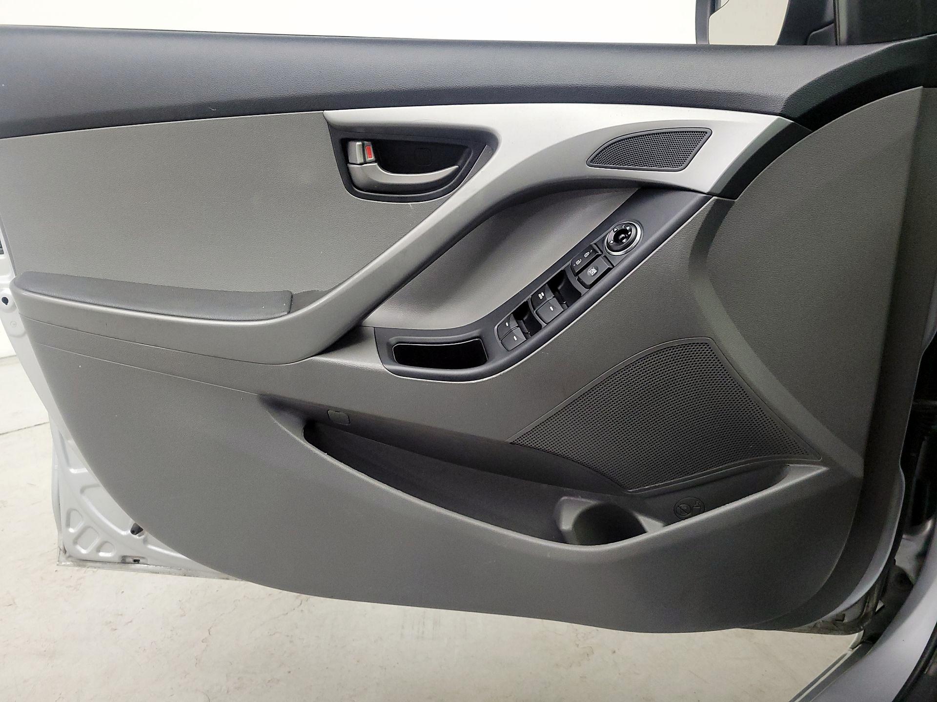 Thumbnail: 2014 Hyundai Elantra - 12