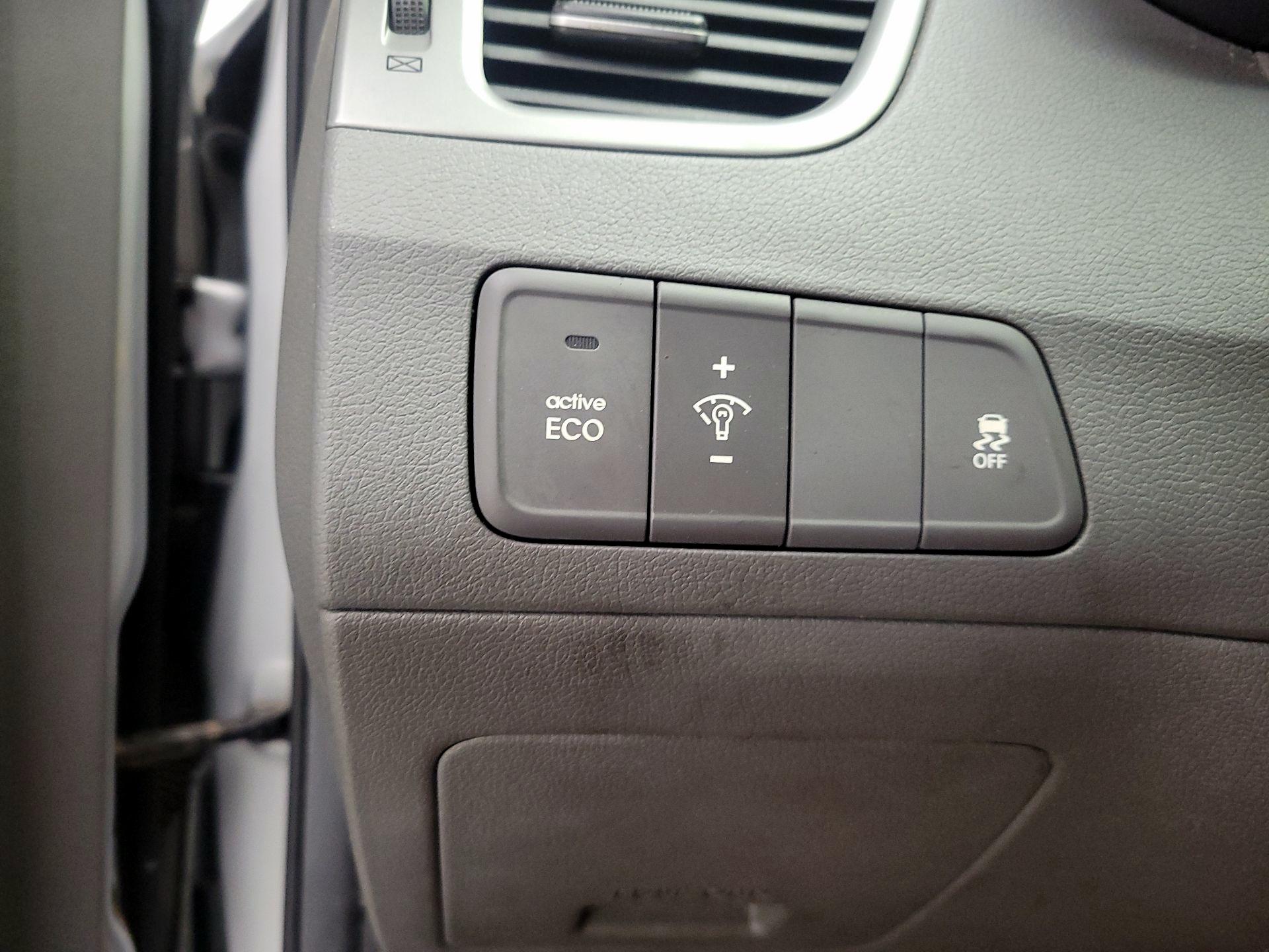 Thumbnail: 2014 Hyundai Elantra - 13