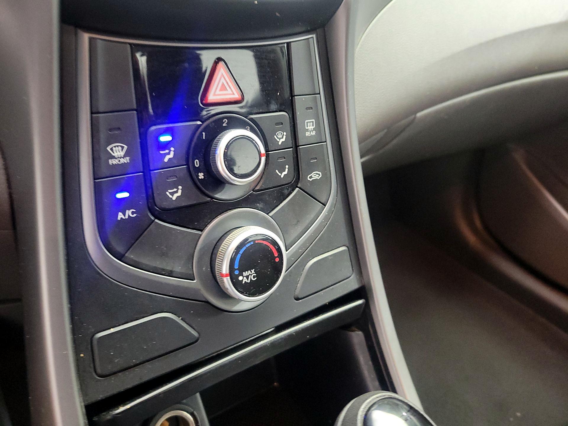 Thumbnail: 2014 Hyundai Elantra - 15