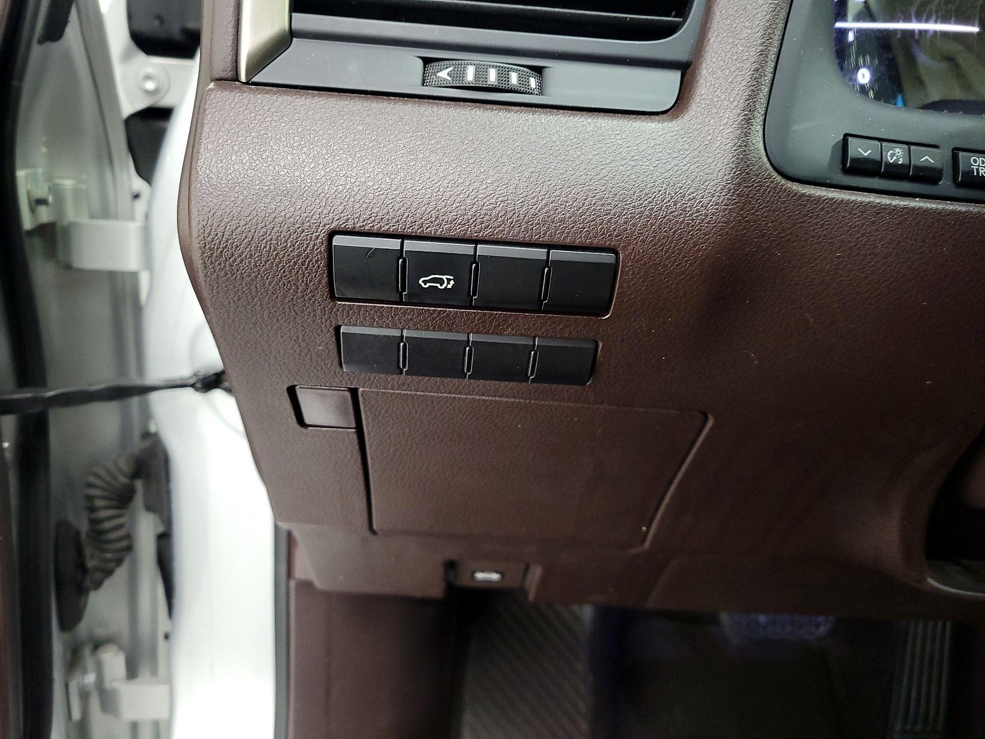 Thumbnail: 2016 Lexus RX - 13
