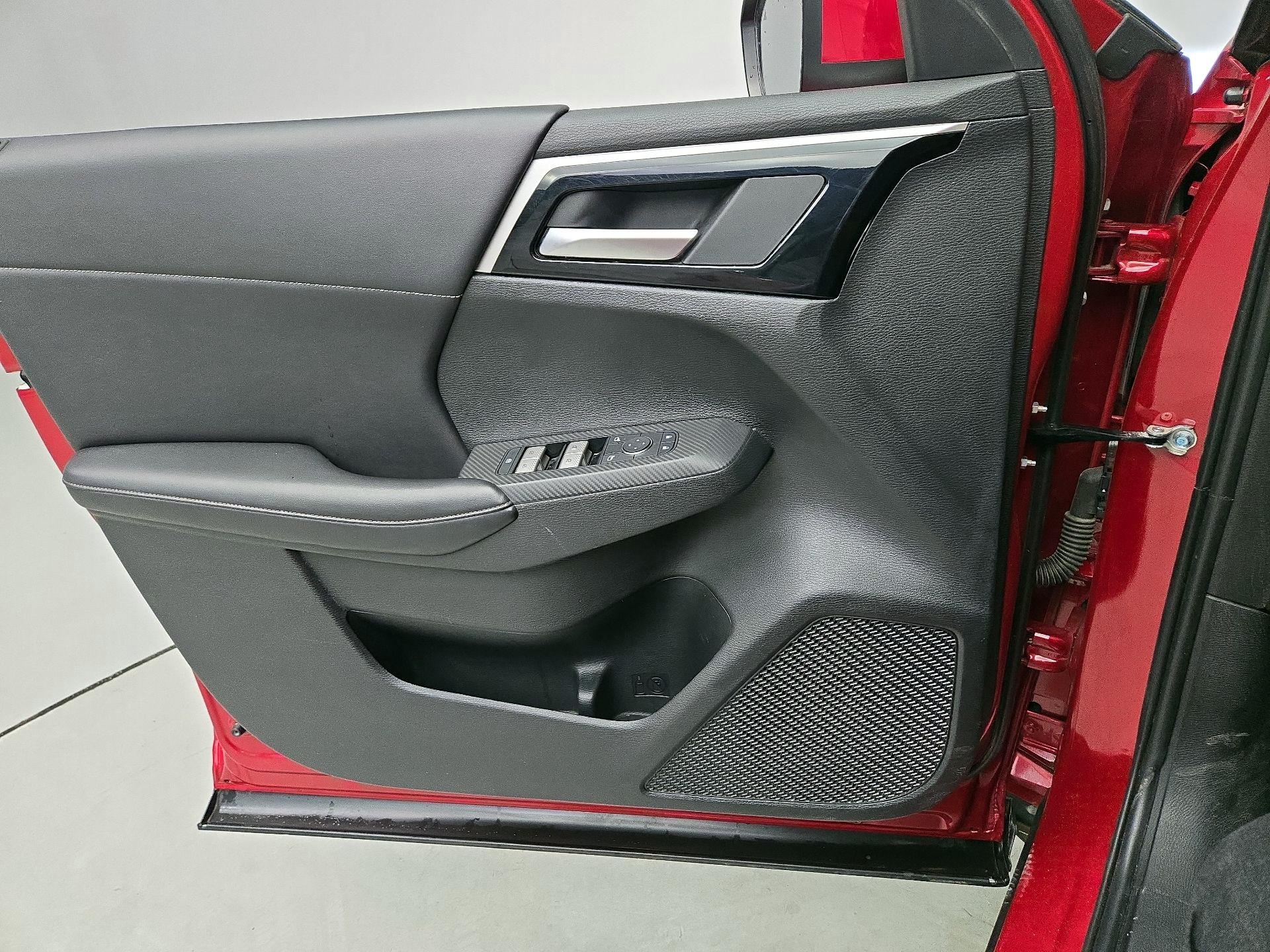 Thumbnail: 2022 Mitsubishi Outlander - 12
