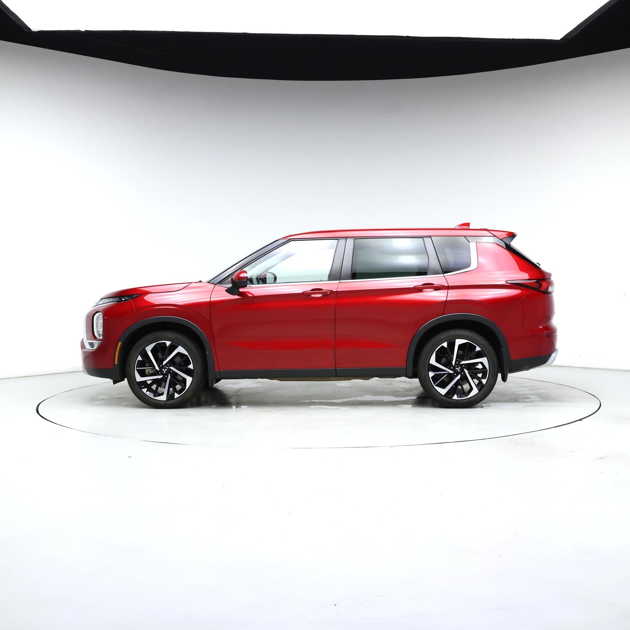 Thumbnail: 2022 Mitsubishi Outlander - 3