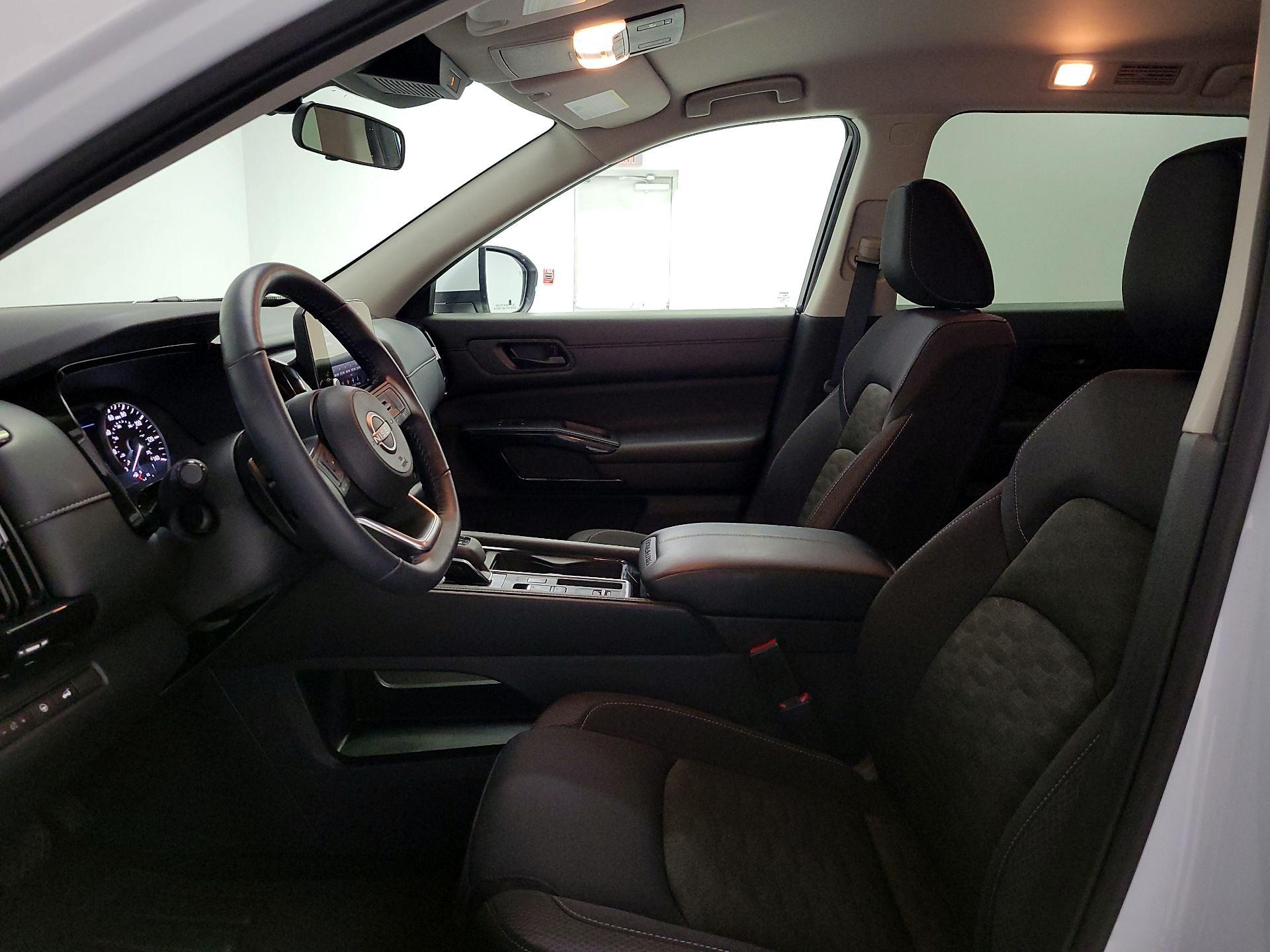 Thumbnail: 2025 Nissan Pathfinder - 11
