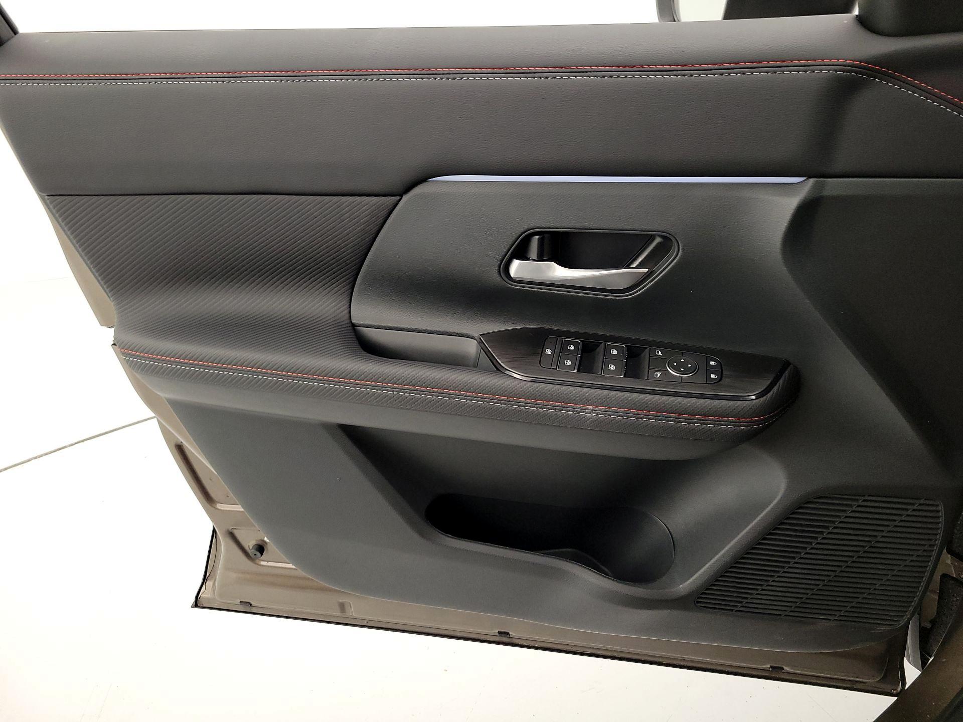 Thumbnail: 2026 Nissan Kicks - 12