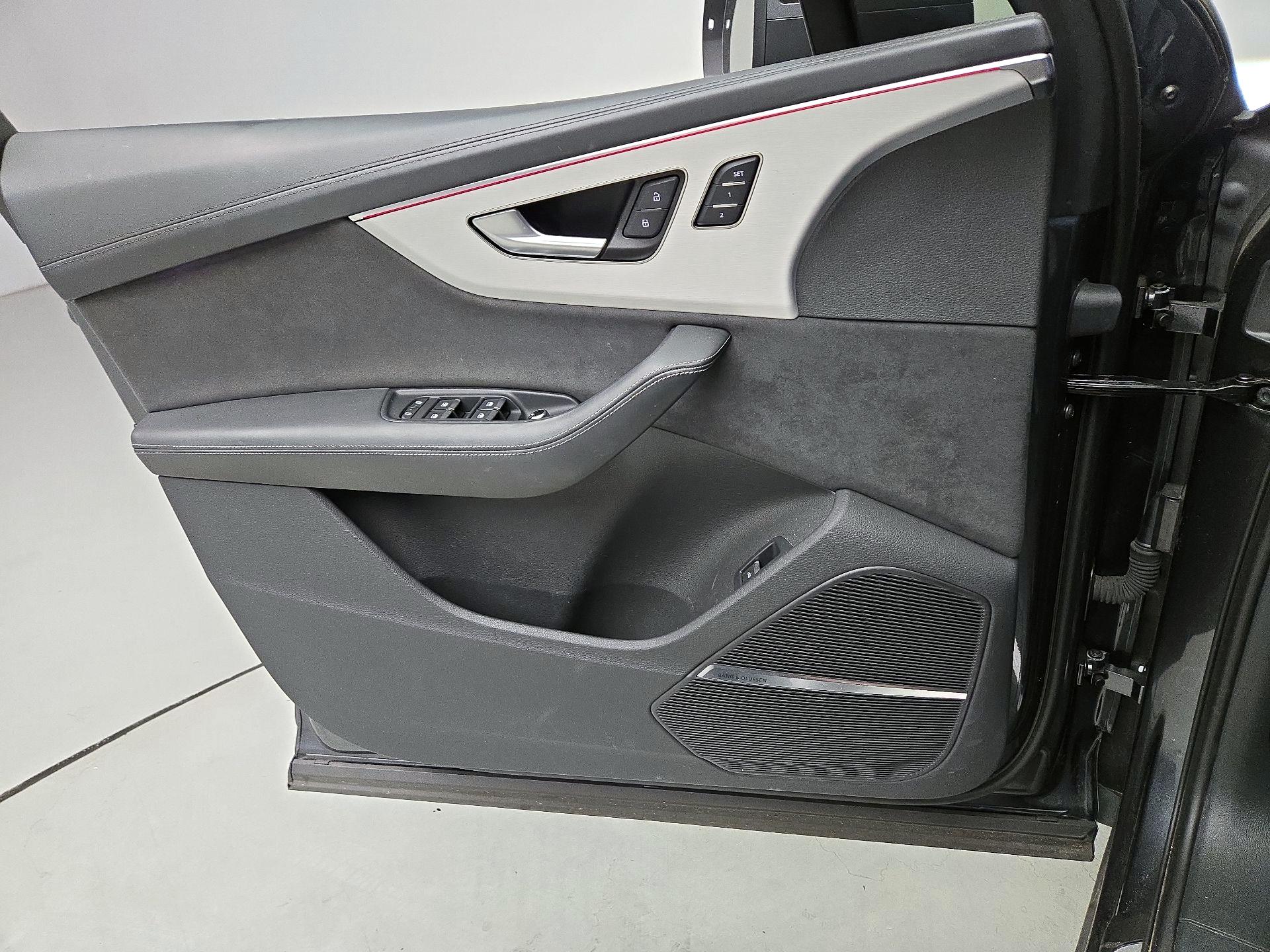 Thumbnail: 2024 Audi Q7 - 12