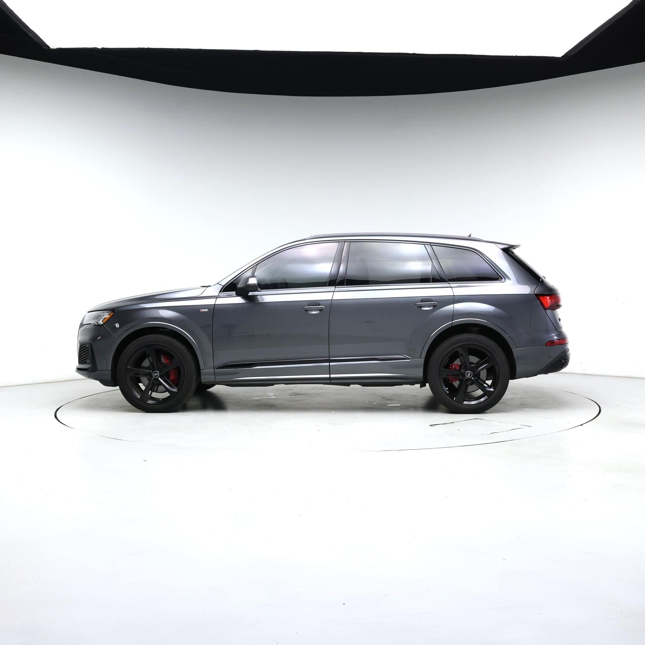 Thumbnail: 2024 Audi Q7 - 3