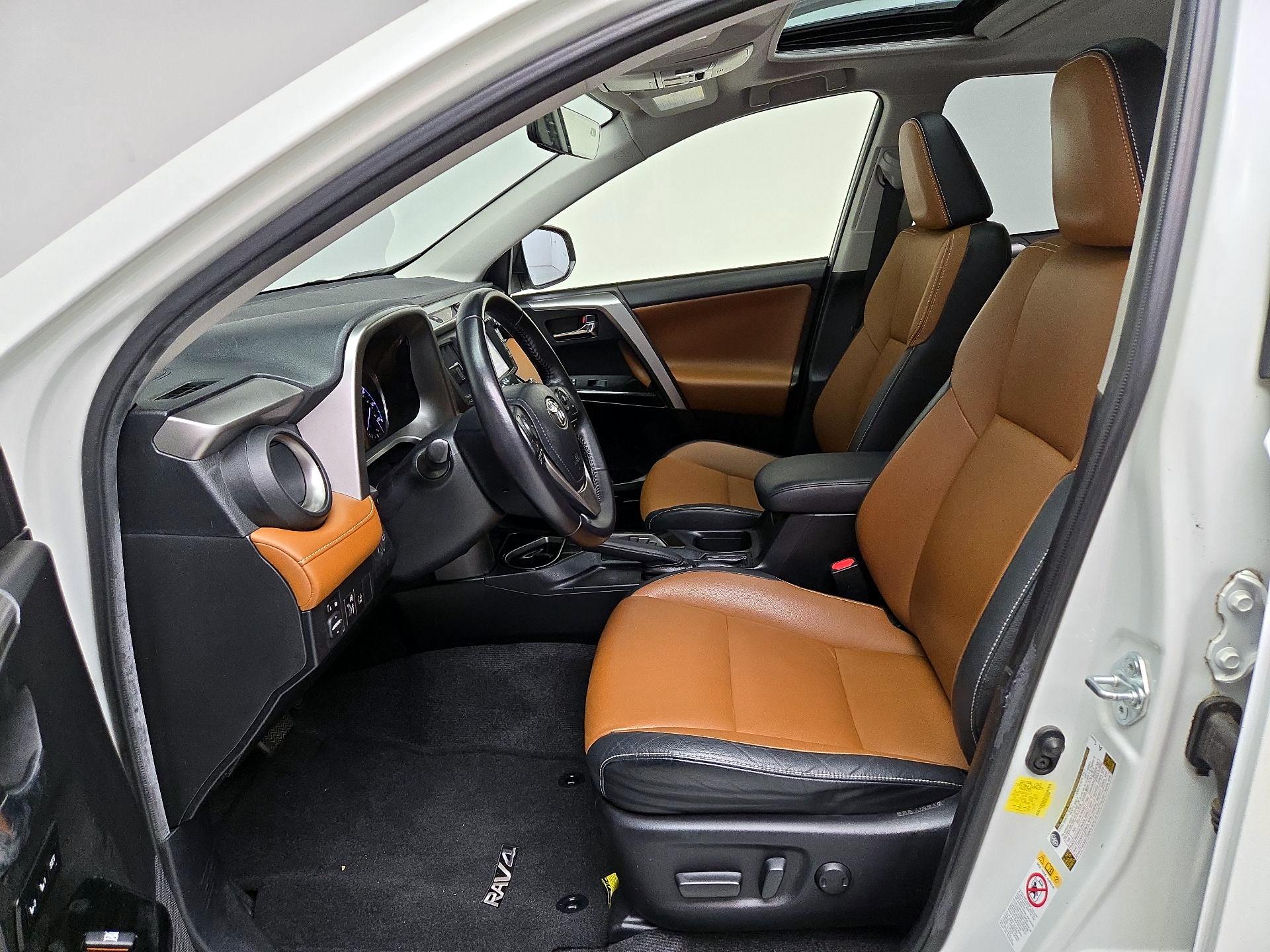 Thumbnail: 2016 Toyota RAV4 - 11