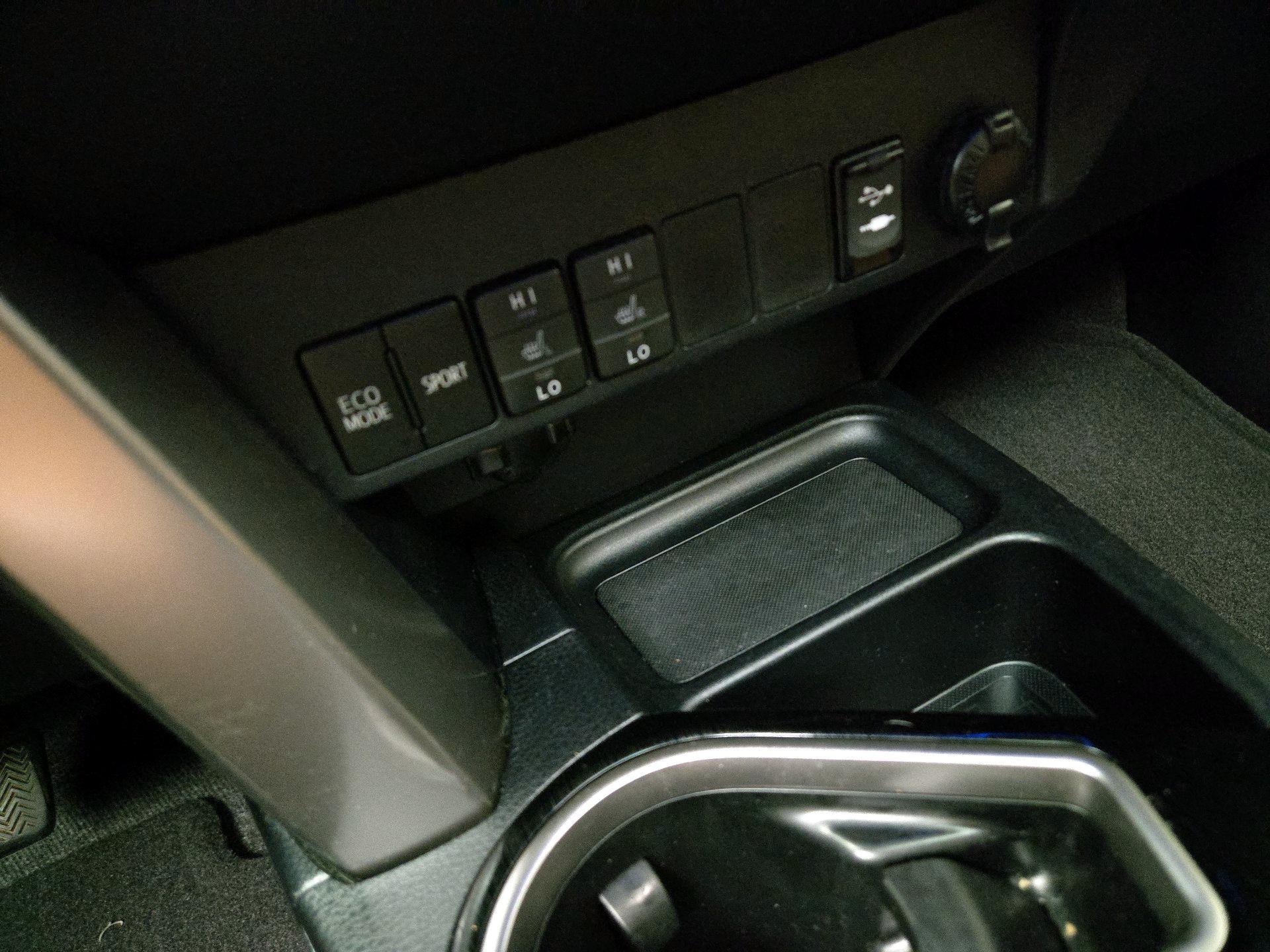 Thumbnail: 2016 Toyota RAV4 - 19