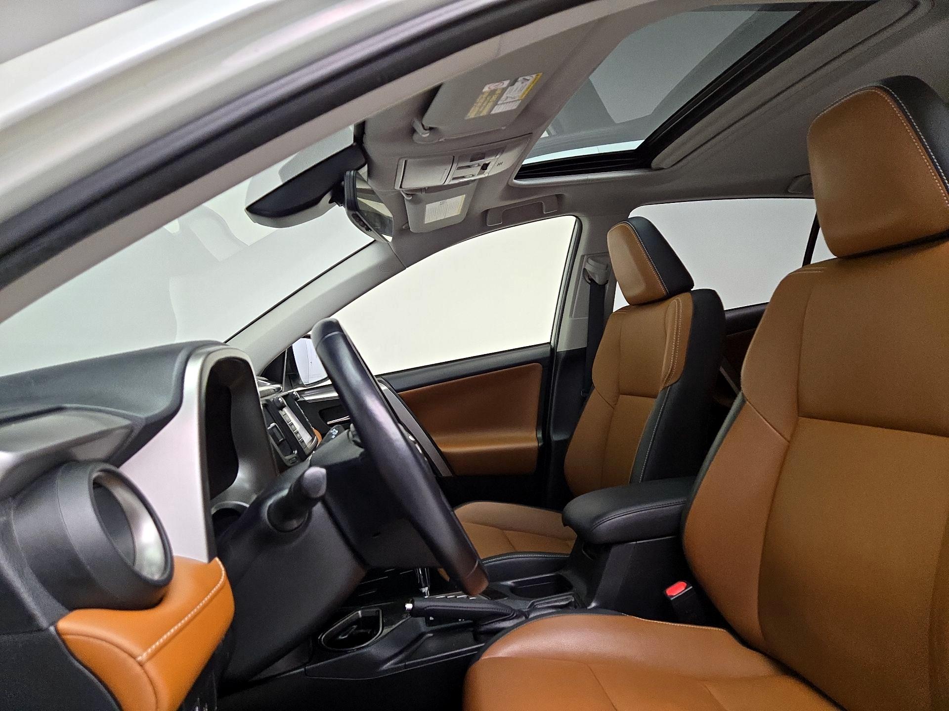 Thumbnail: 2016 Toyota RAV4 - 20