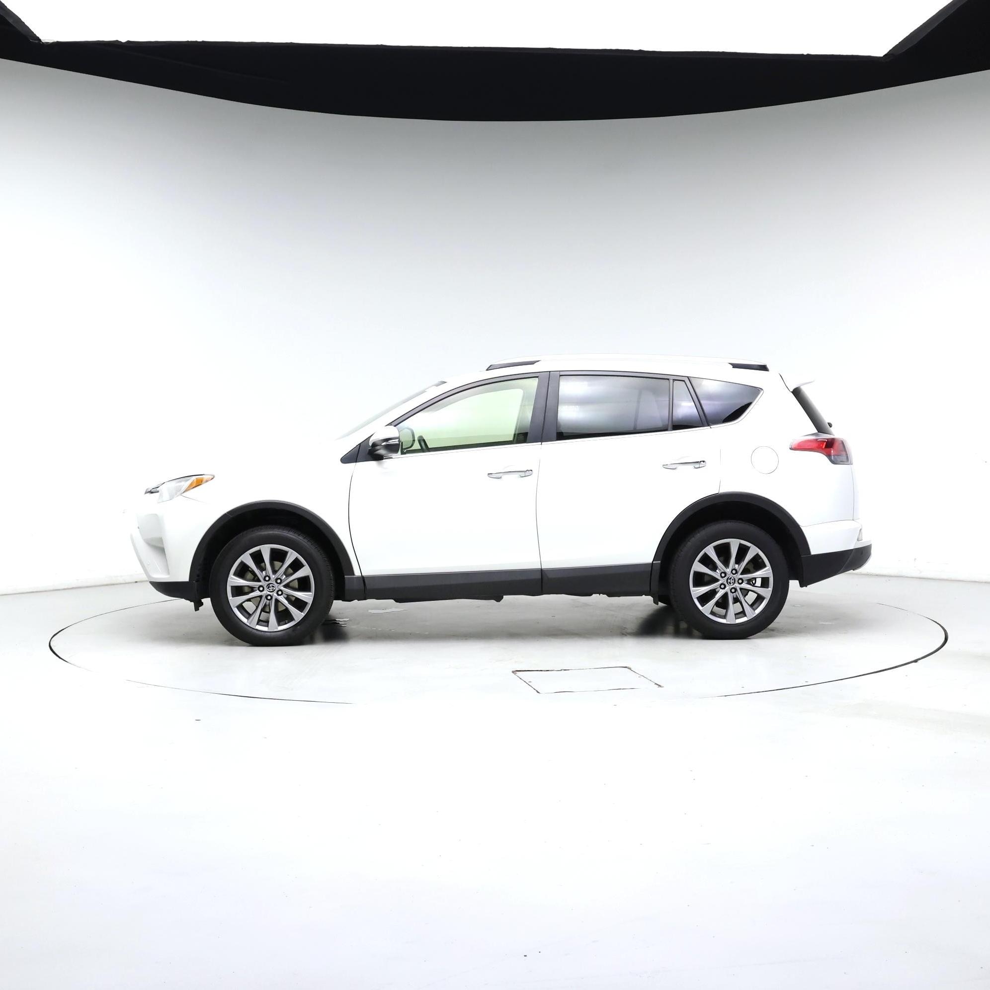 Thumbnail: 2016 Toyota RAV4 - 3